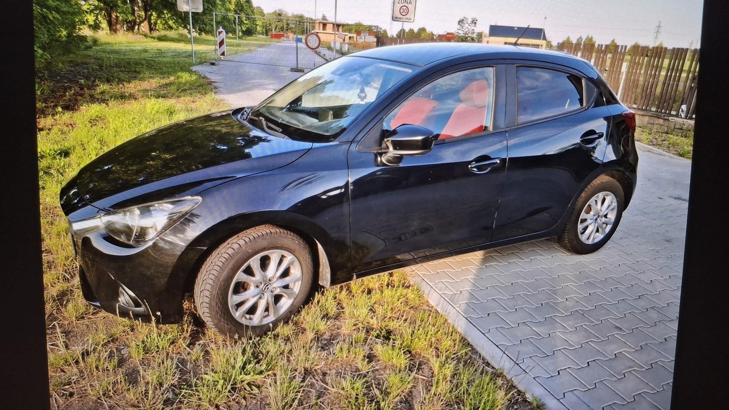 Mazda 2, 1.5 benzin 66kw max.výbava - fotka 6