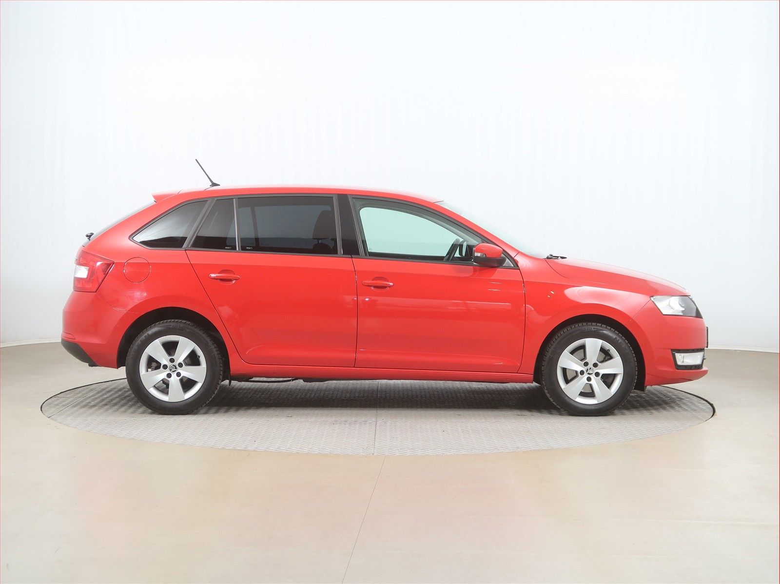 Škoda Rapid, 1.4 TSI, Automat - fotka 6