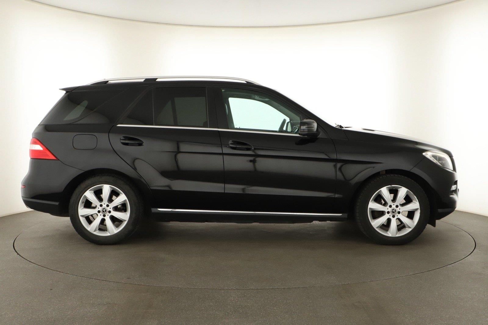 Mercedes-Benz Třídy M, ML 350 BlueTEC, 4X4, Automat - fotka 6