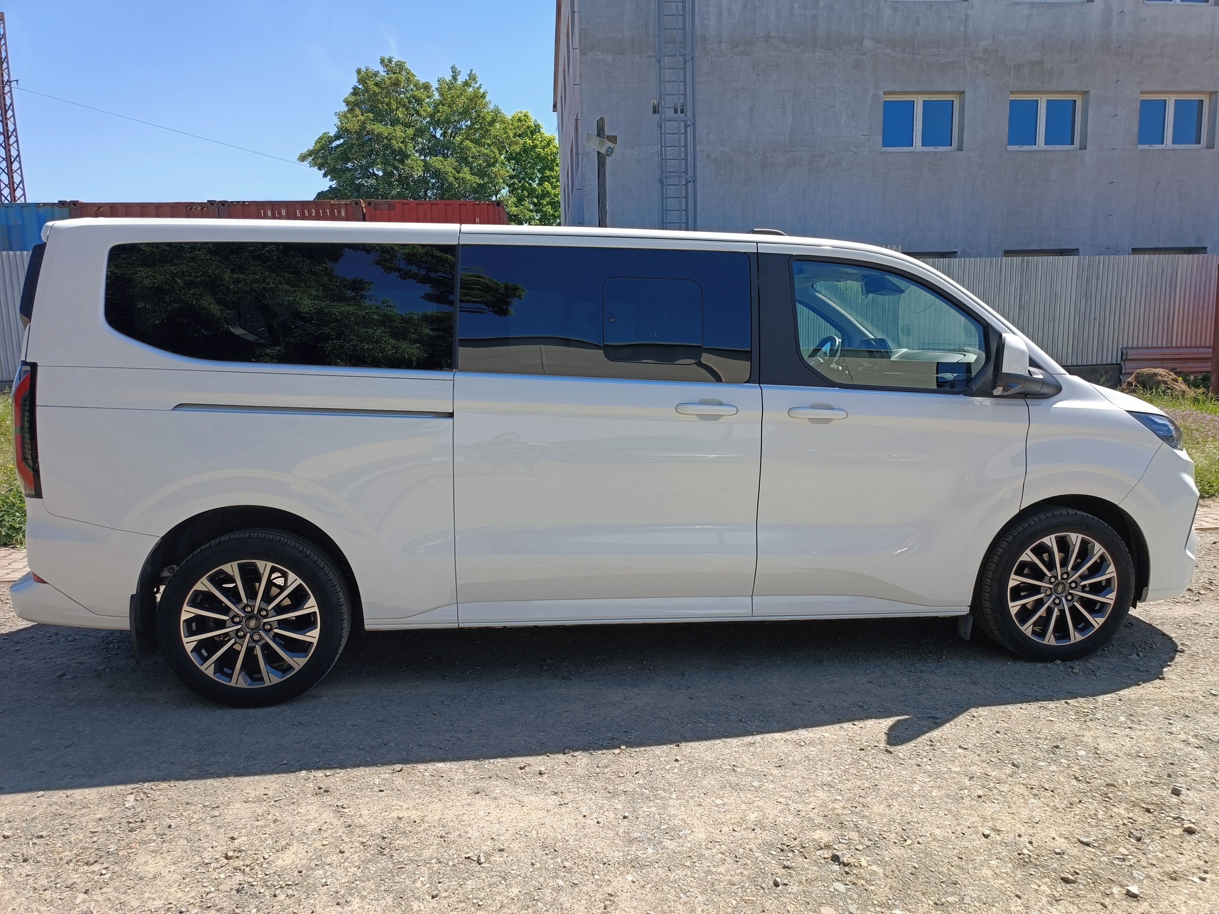 Ford Tourneo Custom, 4x4, L2, NAFTA, AUTOMAT - fotka 2