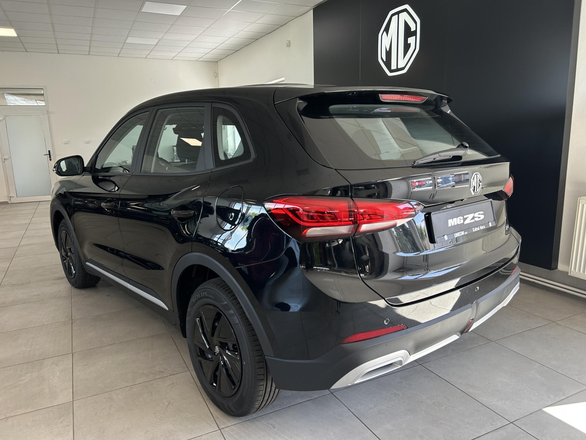 MG ZS, 1,5 HEV ESSENTIAL - fotka 3