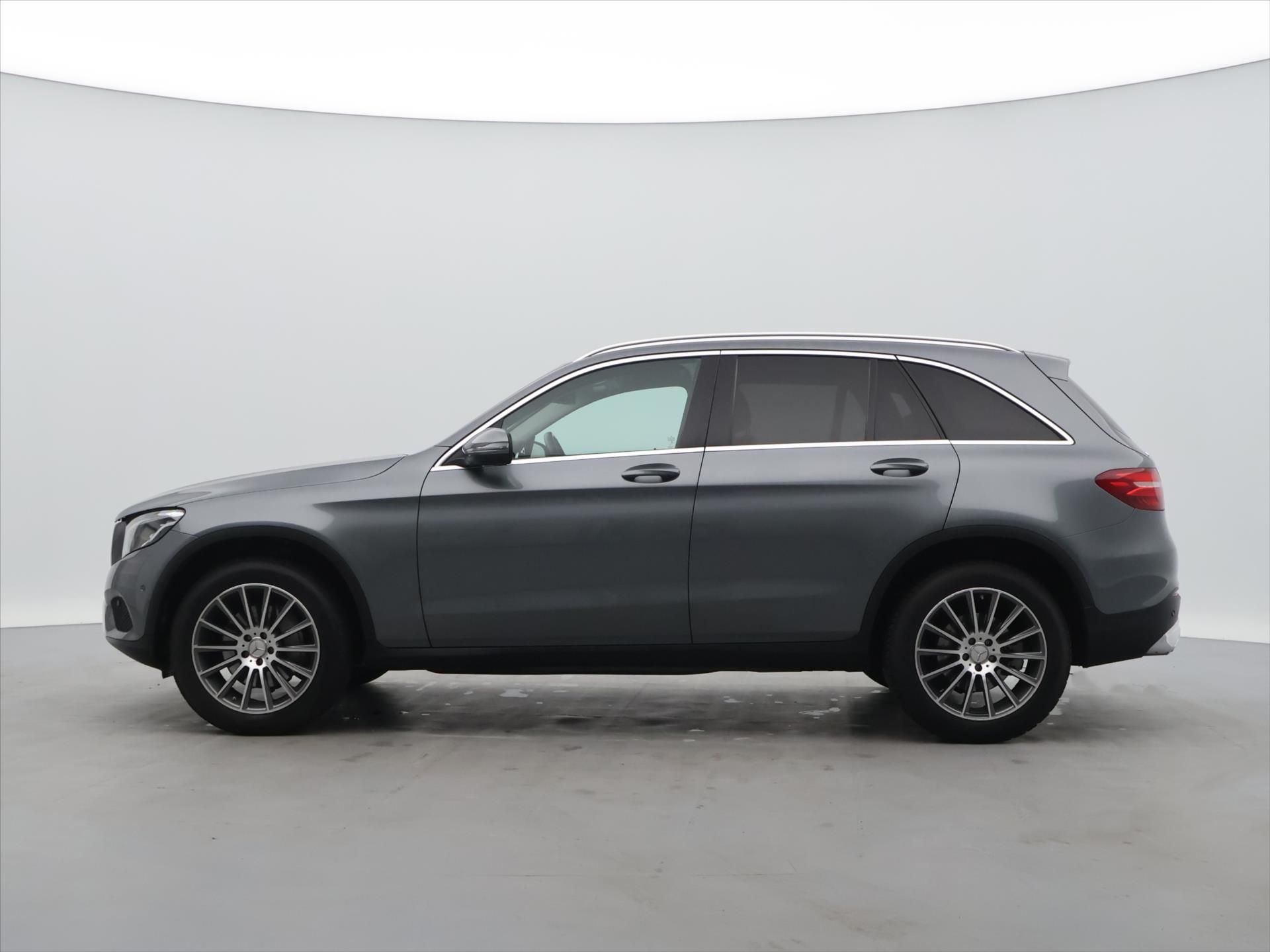 Mercedes-Benz GLC, 2,1 220d 125kW CZ 4Matic - fotka 4