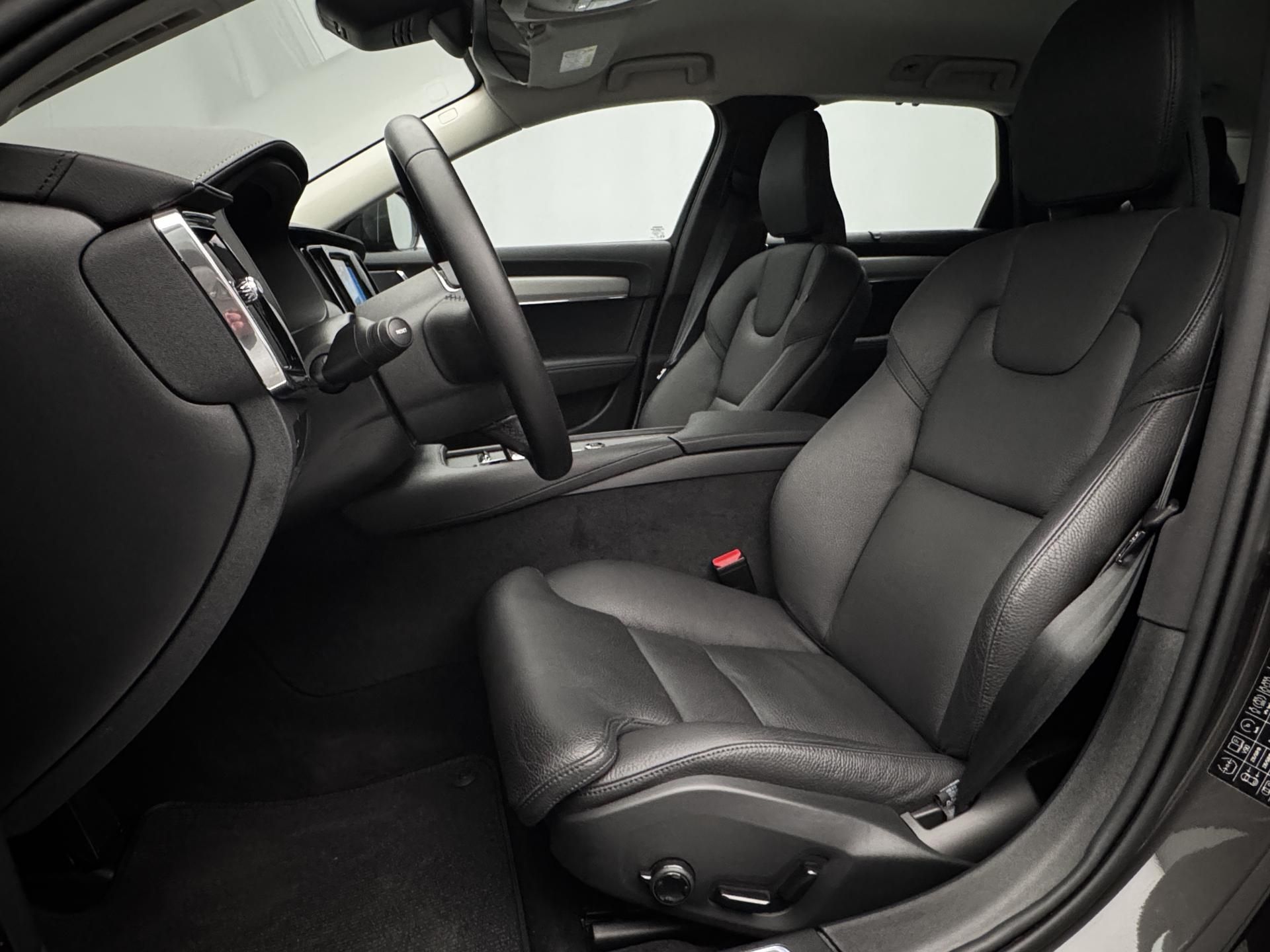 Volvo V90, CC B4 AWD PLUS CZ 1.maj - fotka 4