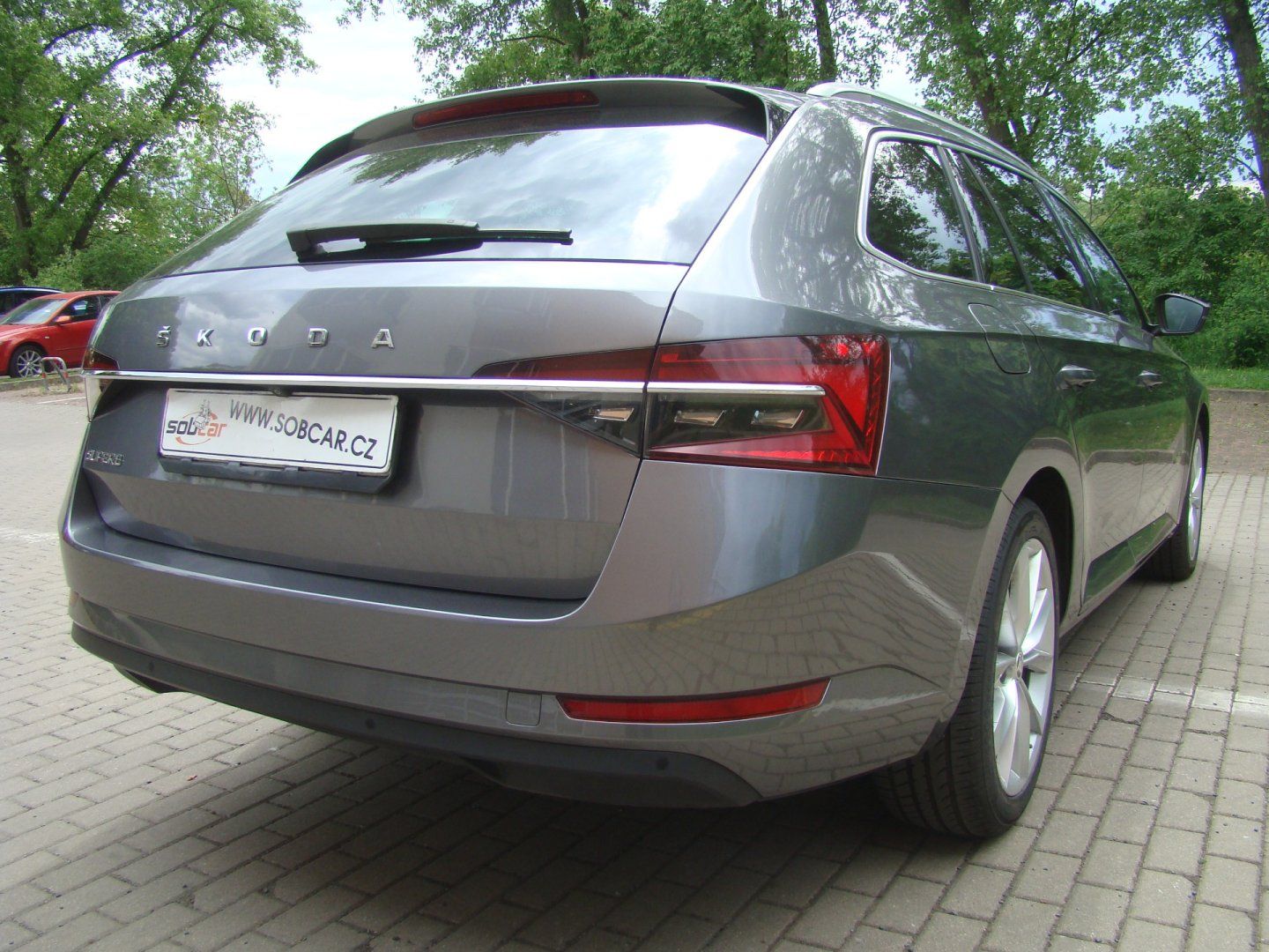 Škoda Superb, III 2.0TDi DSG MATRIX VIRTUAL - fotka 4
