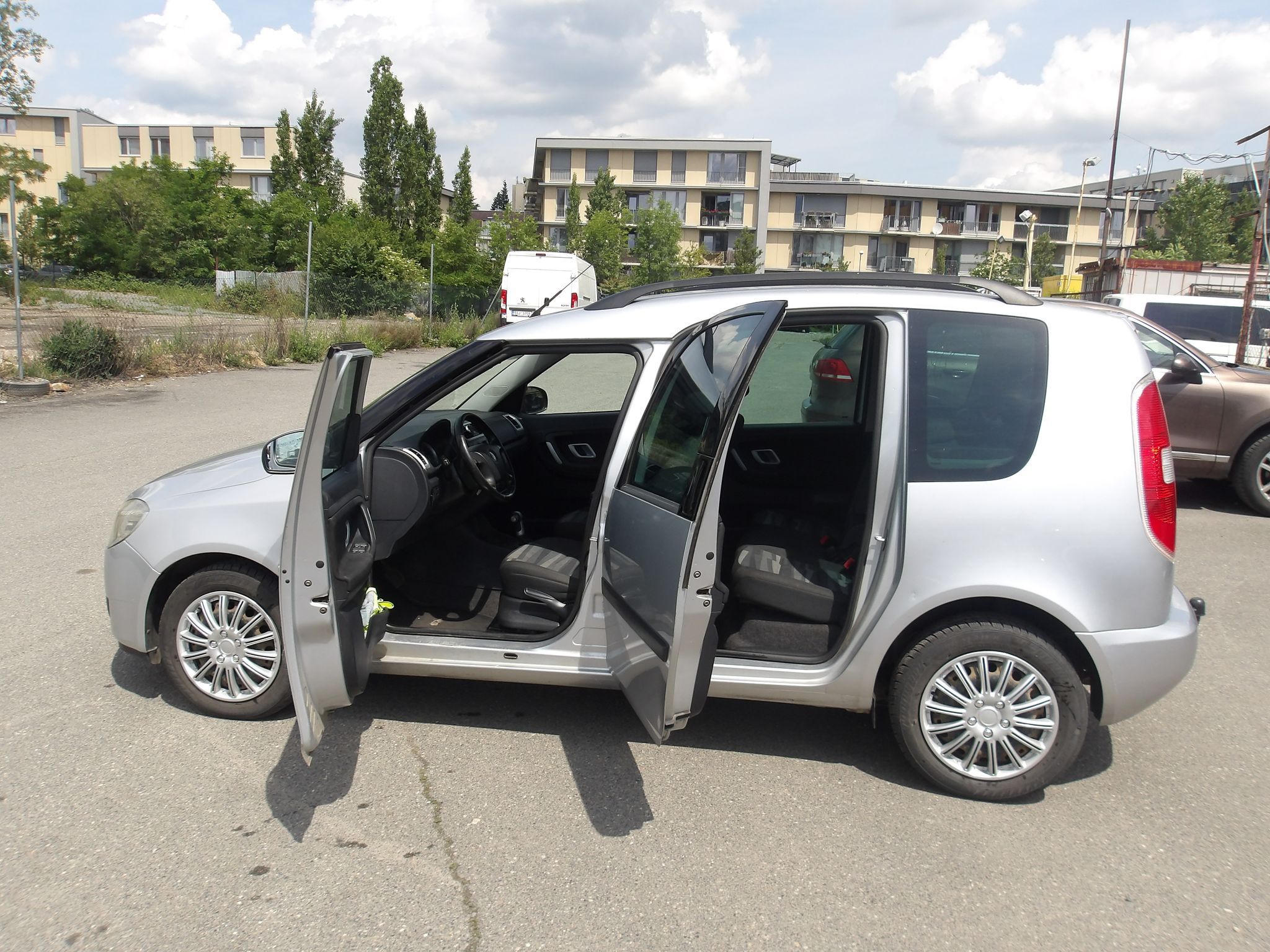 Škoda Roomster, 1,6i AUTOMAT !!! - fotka 4