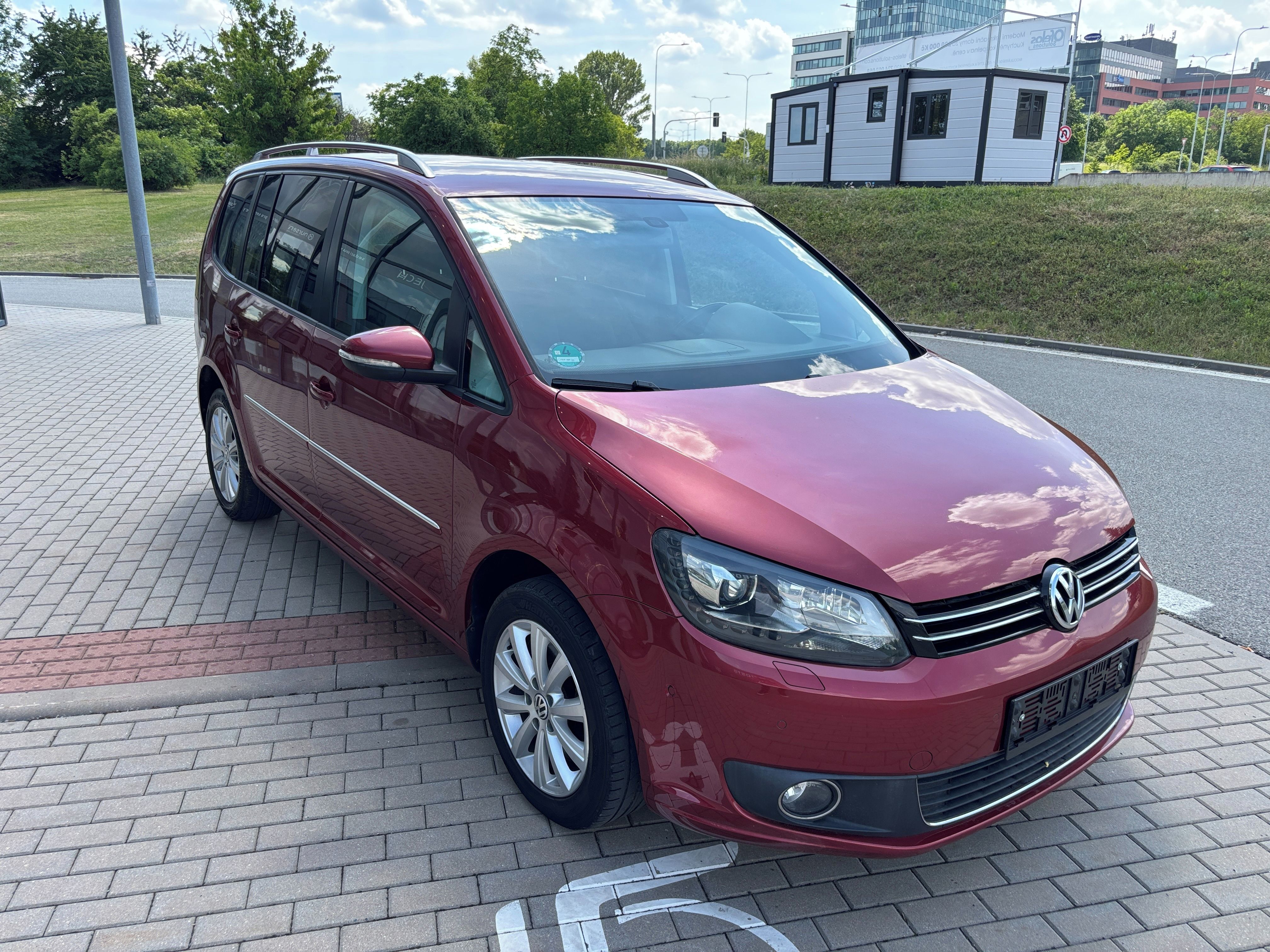 Volkswagen Touran, 2.0 TDi 125kW 7Míst Webasto - fotka 3