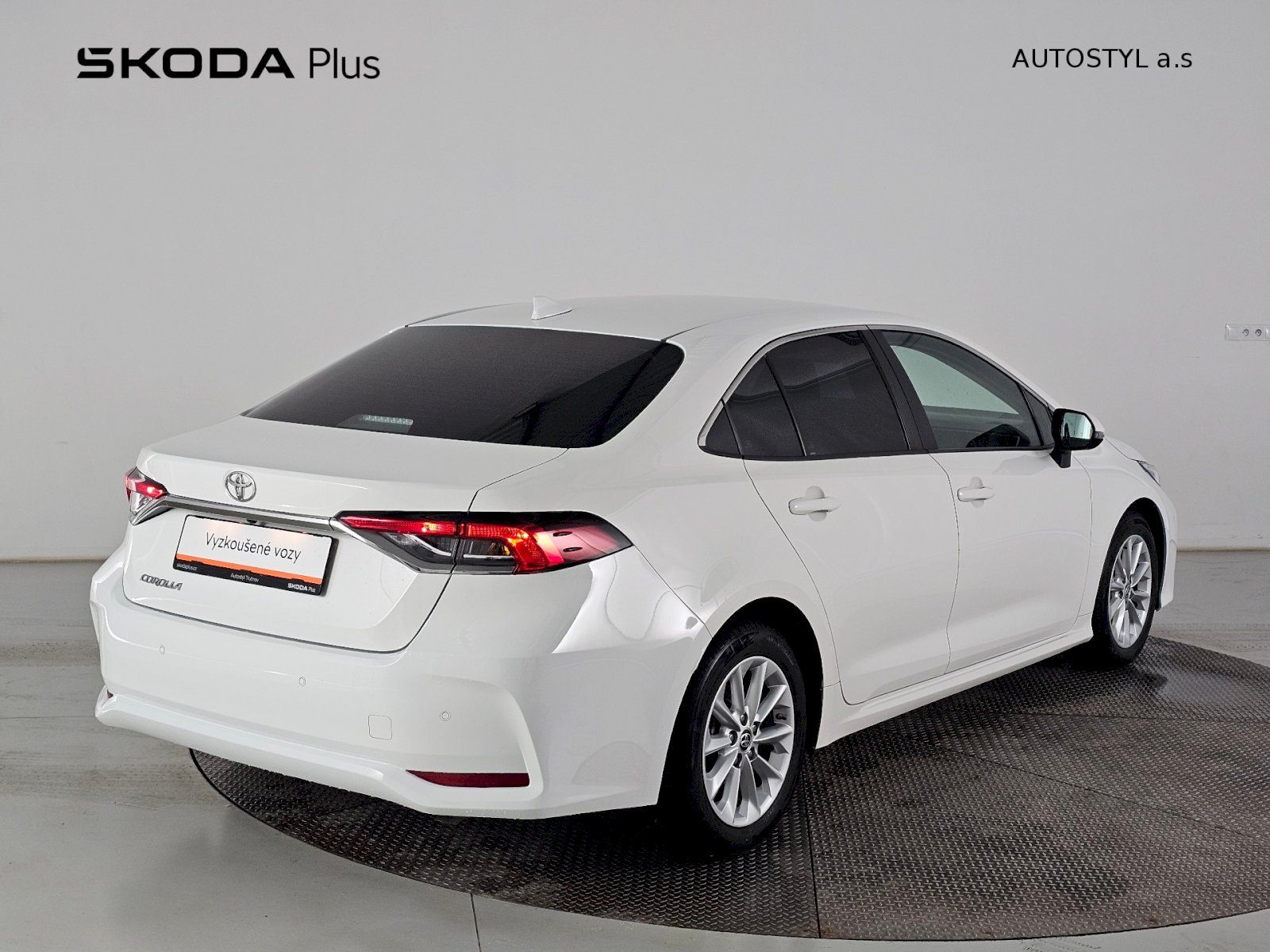 Toyota Corolla, 1.5i CVT COMFORT TECH - fotka 2
