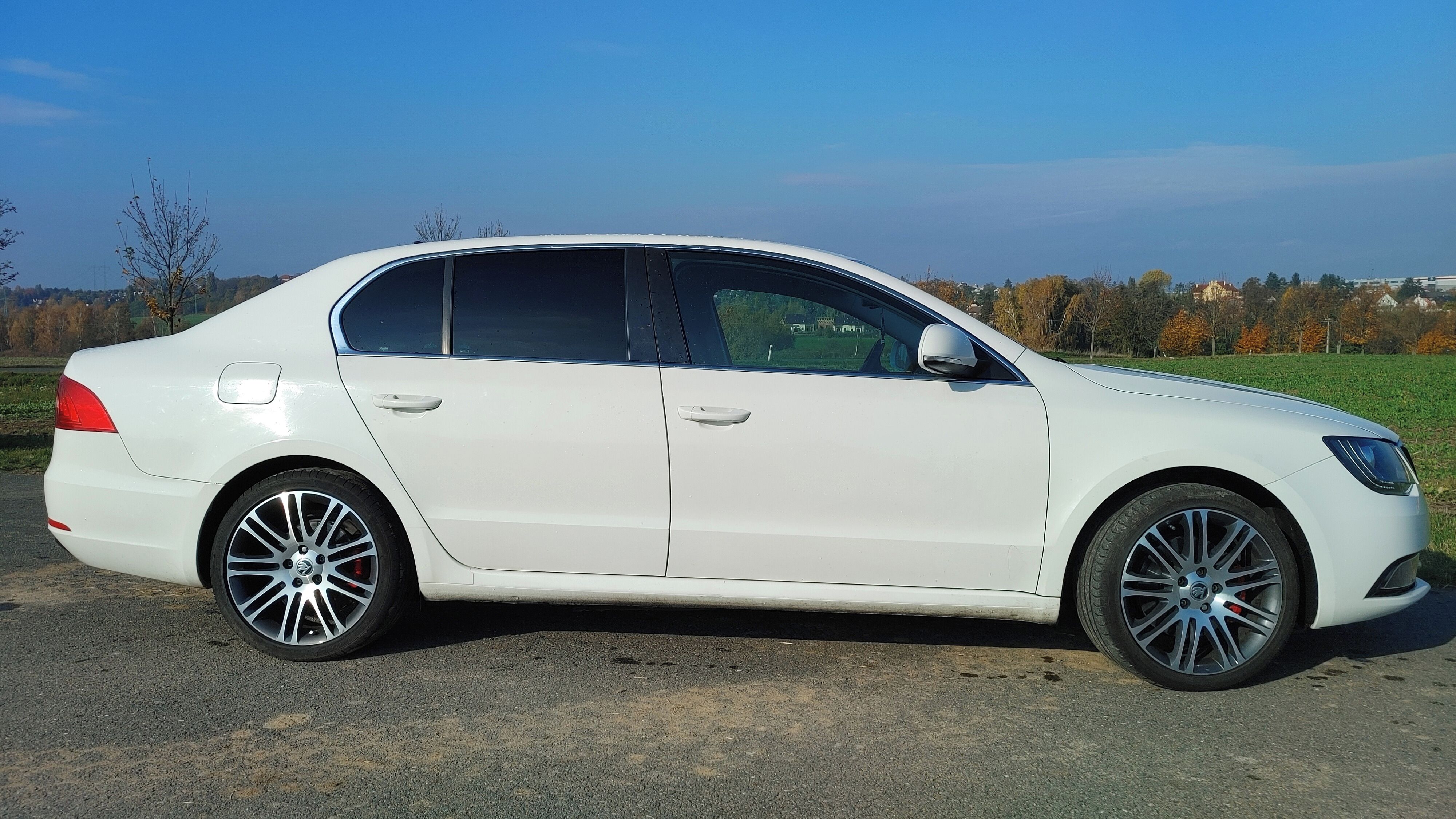 Škoda Superb, 2.0TDi - fotka 3