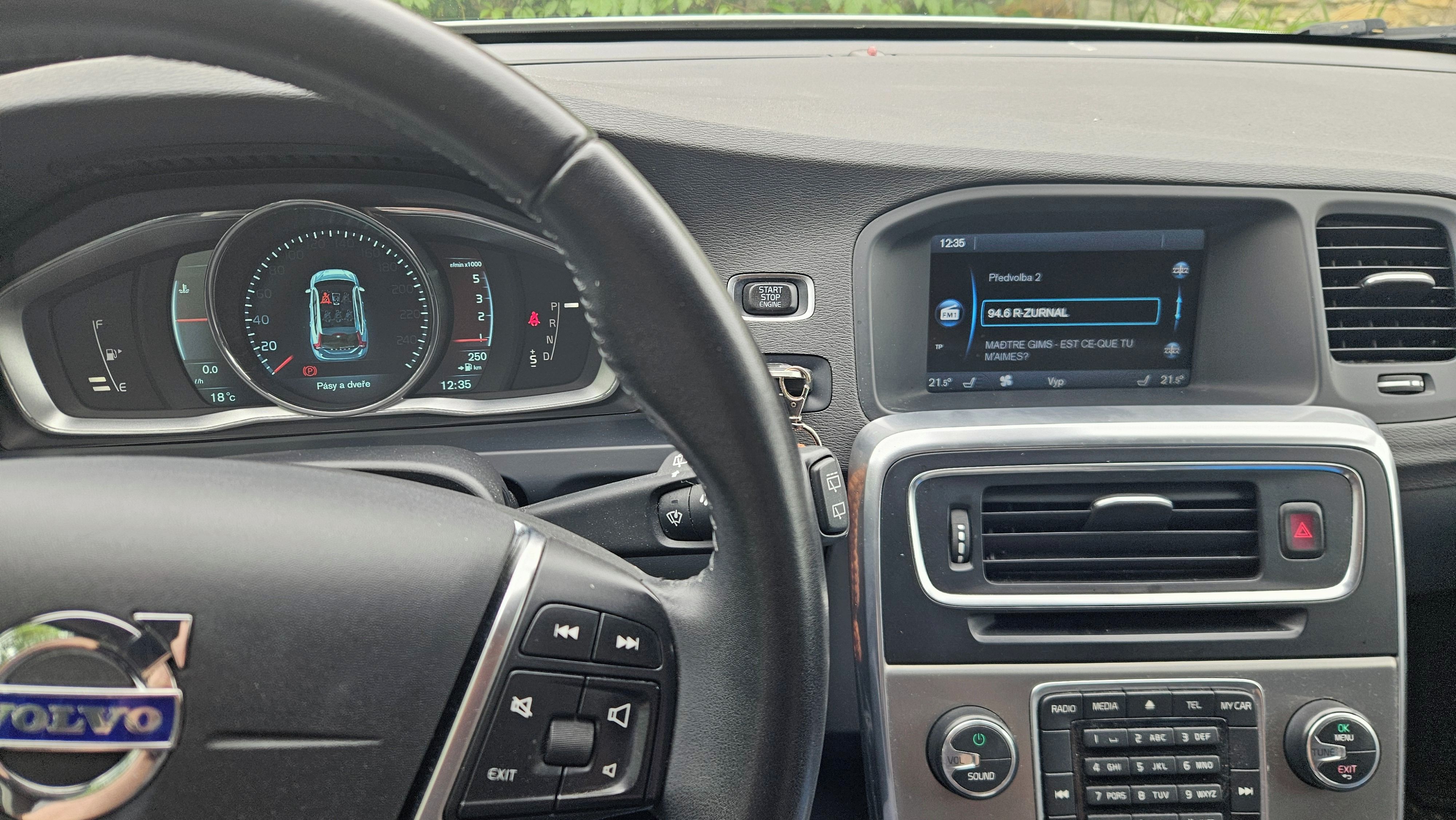 Volvo V60, 2D, tažné, automat - fotka 4