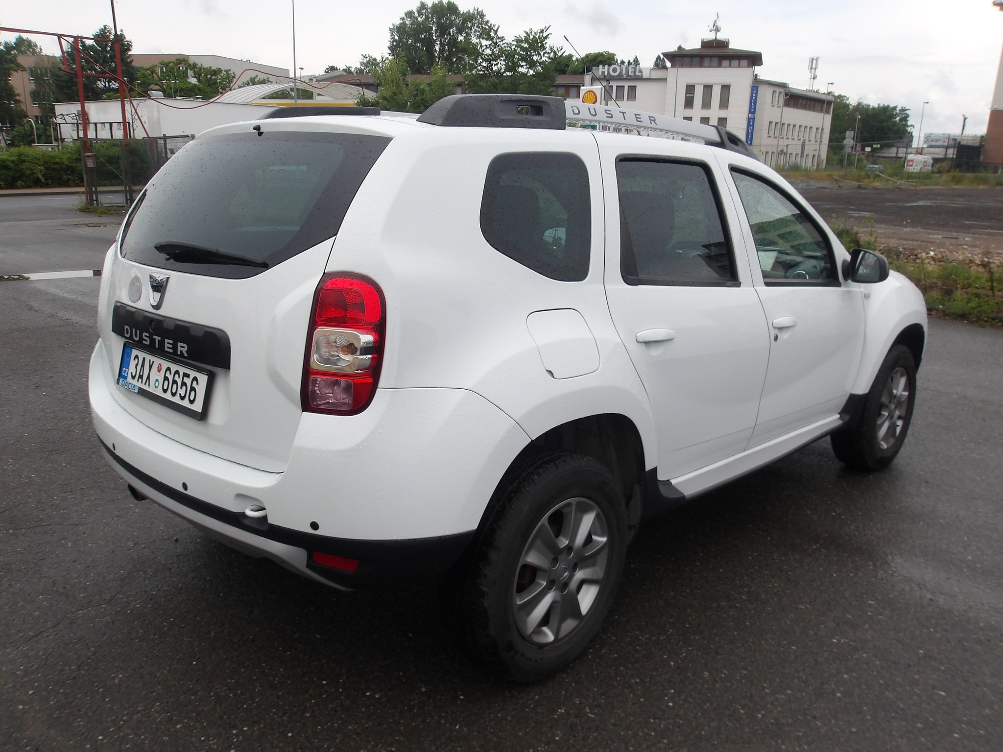 Dacia Duster, 1,6i ČR ! 1.MAJITEL ! - fotka 2