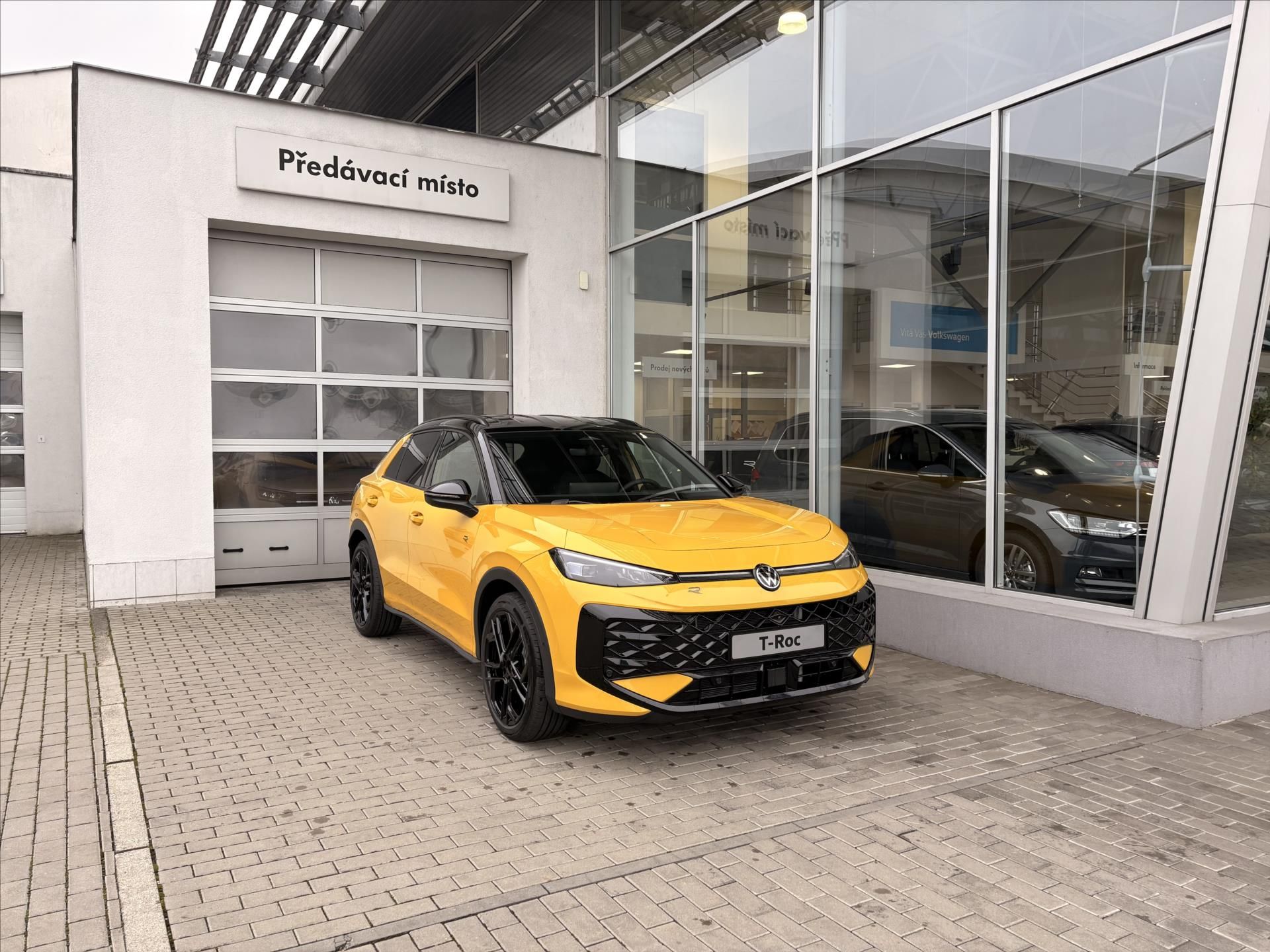 Volkswagen T-Roc, 1,5 eTSI 110 kW 7DSG  R-Line - fotka 3