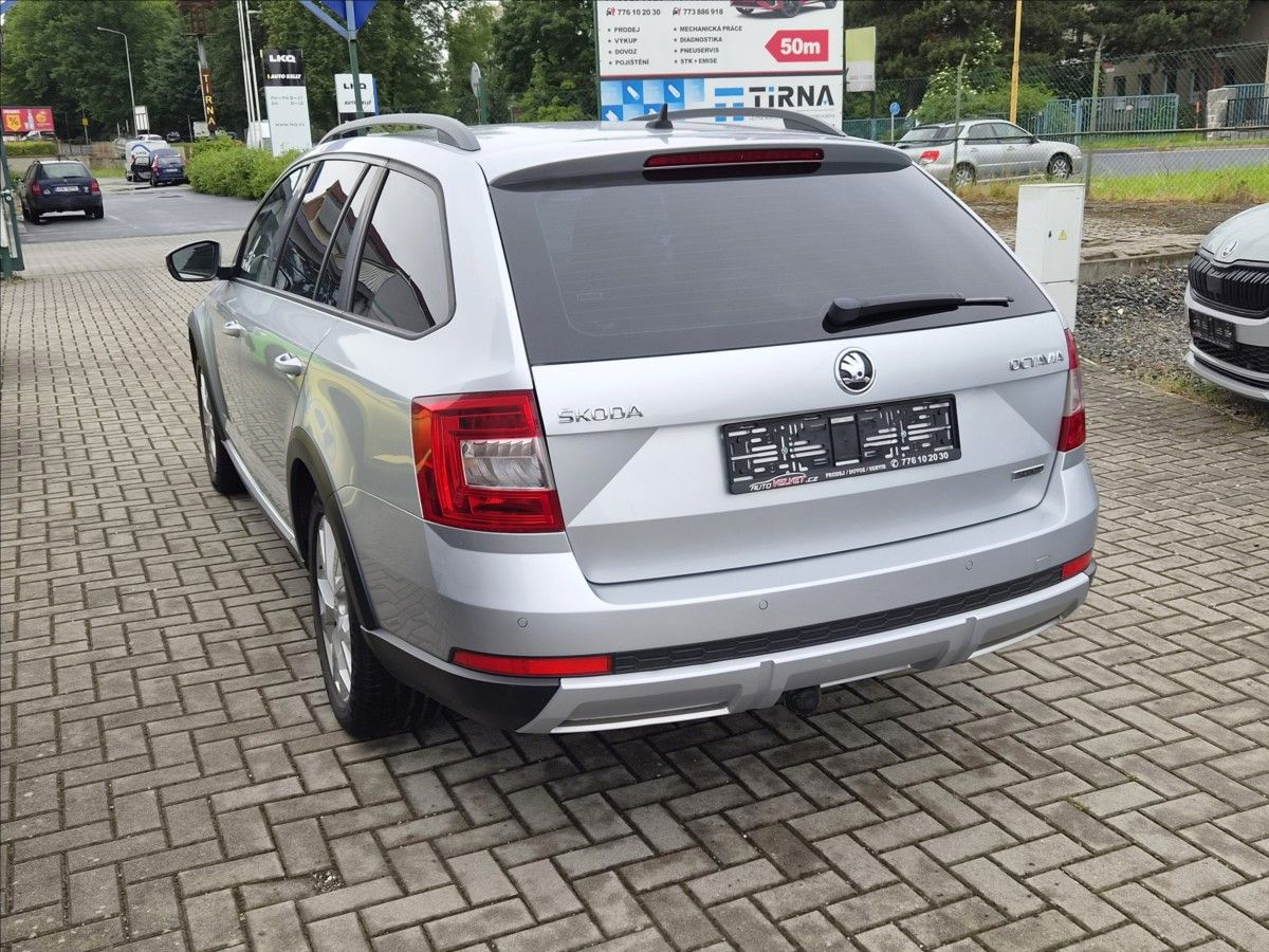 Škoda Octavia, 2,0 TDi SCOUT *XENON*NAVI* - fotka 2