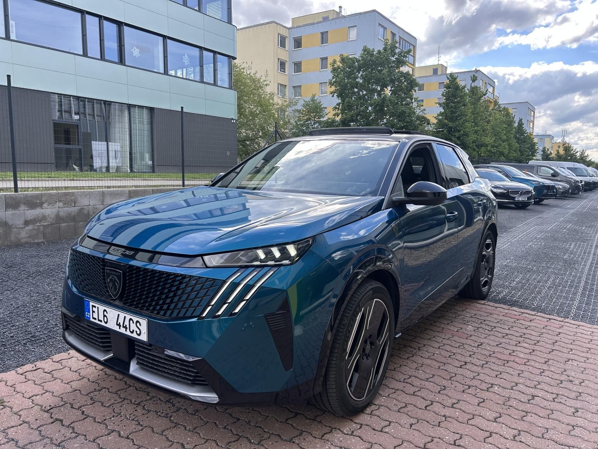 Peugeot 3008, GT Elektromotor 157 kW (73 kWh