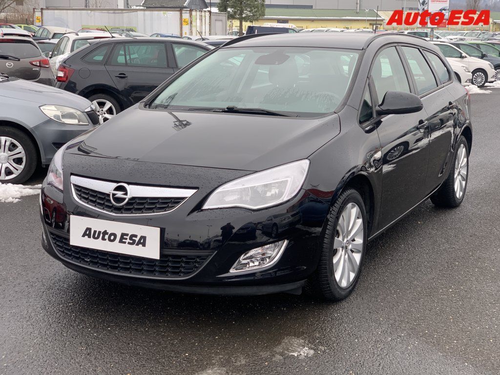 Opel Astra, 1.6i SportTourer - fotka 3