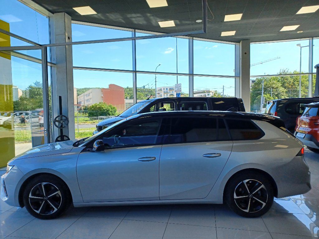 Opel Astra, GS 1,2 Turbo AT8 - fotka 4