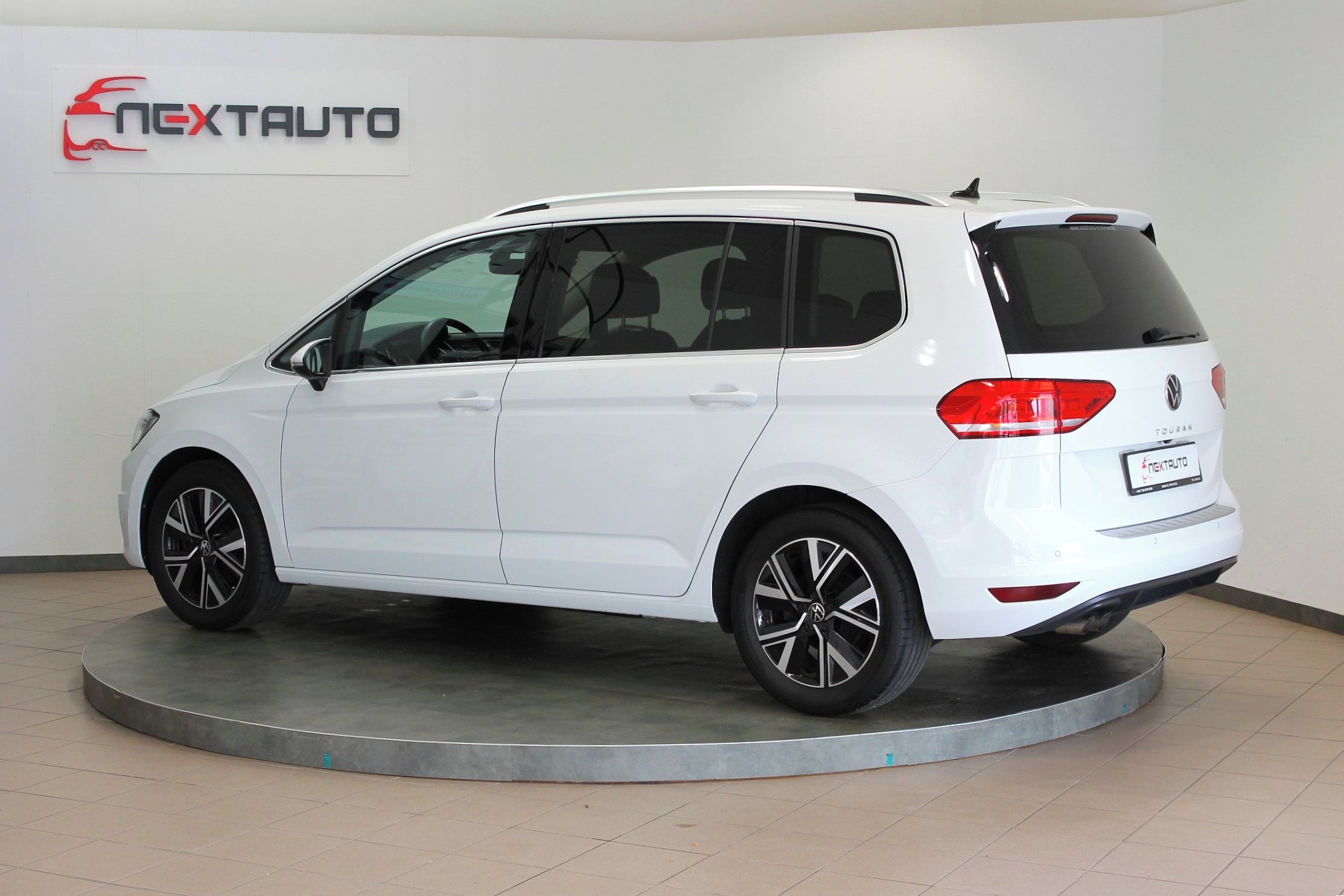 Volkswagen Touran, 2.0 TDI 110 kW DSG, HIGHLINE - fotka 3