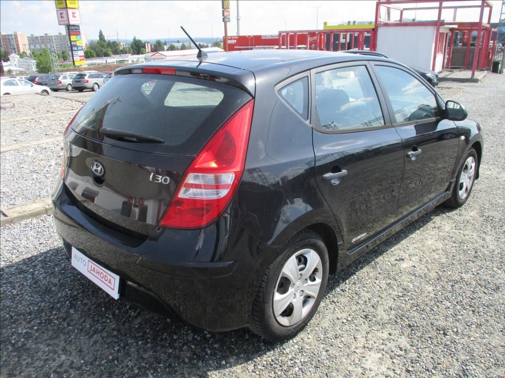 Hyundai i30, 1,4 16V, klima,serviska, - fotka 5