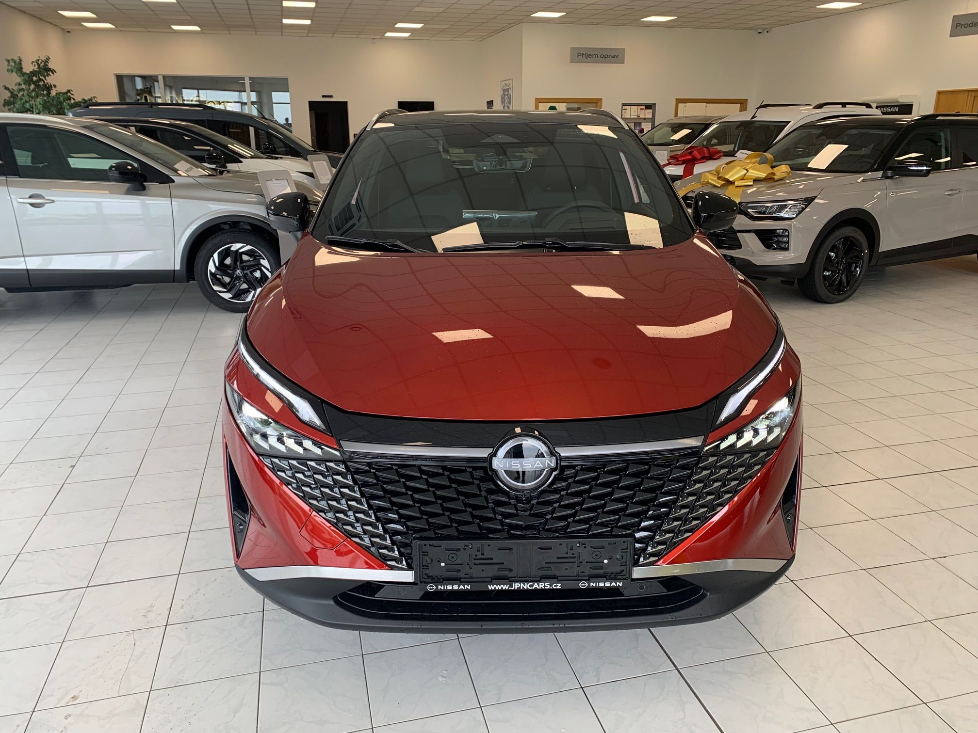 Nissan Qashqai, 1,3 DIG-T MH X-Tronic Tekna - fotka 2