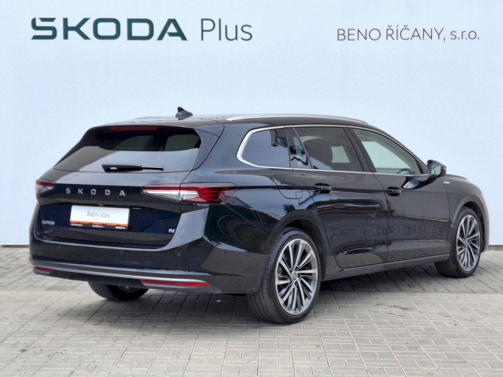 Škoda Superb, Combi iV L&K DSG 1,5TSi 150kW - fotka 2