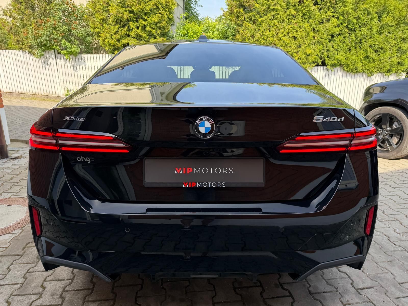 BMW Řada 5, 540xD-M PRO-R21-PANO-B&W - fotka 5