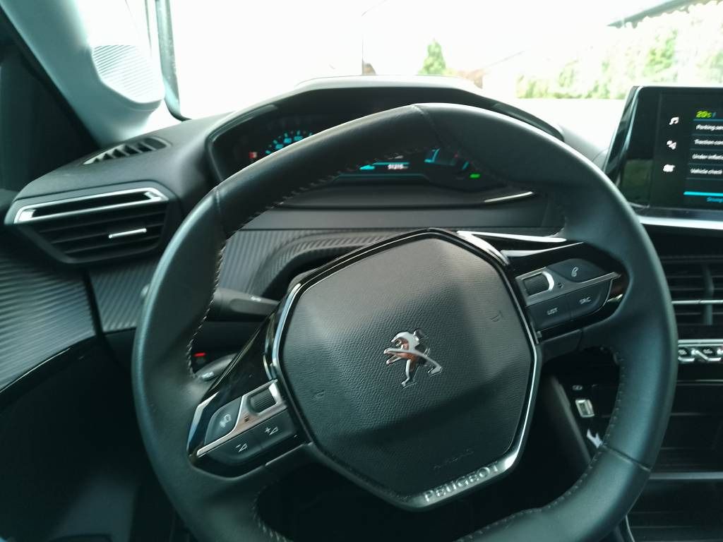 Peugeot 208, Peugeot e-208 - fotka 6