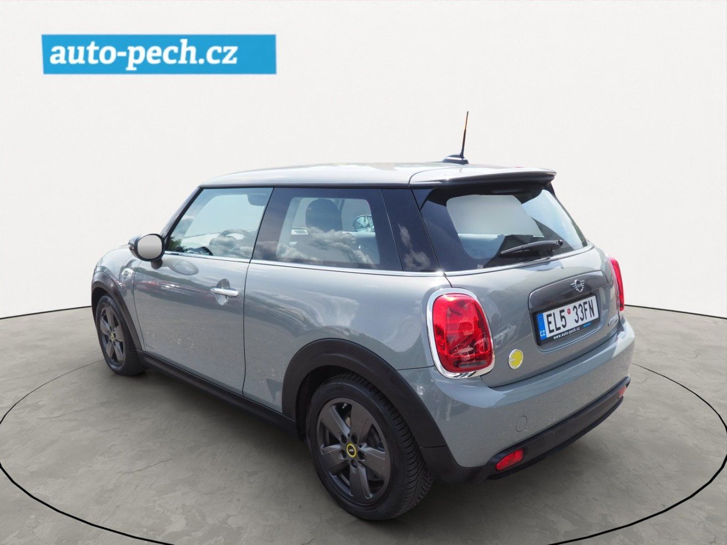 Mini Cooper, Electric 33 kWh - fotka 2