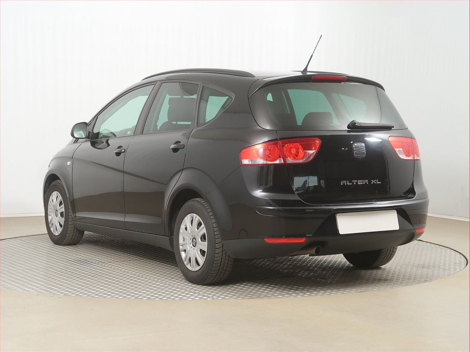 Seat Altea, 1.6 TDI, Automatická klima - fotka 4