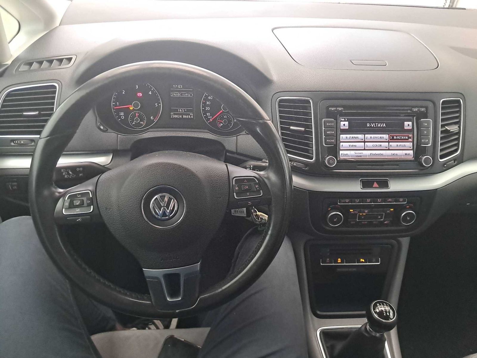 Volkswagen Sharan, 2.0 TDI BMT, 7 míst, ČR,1.maj - fotka 3