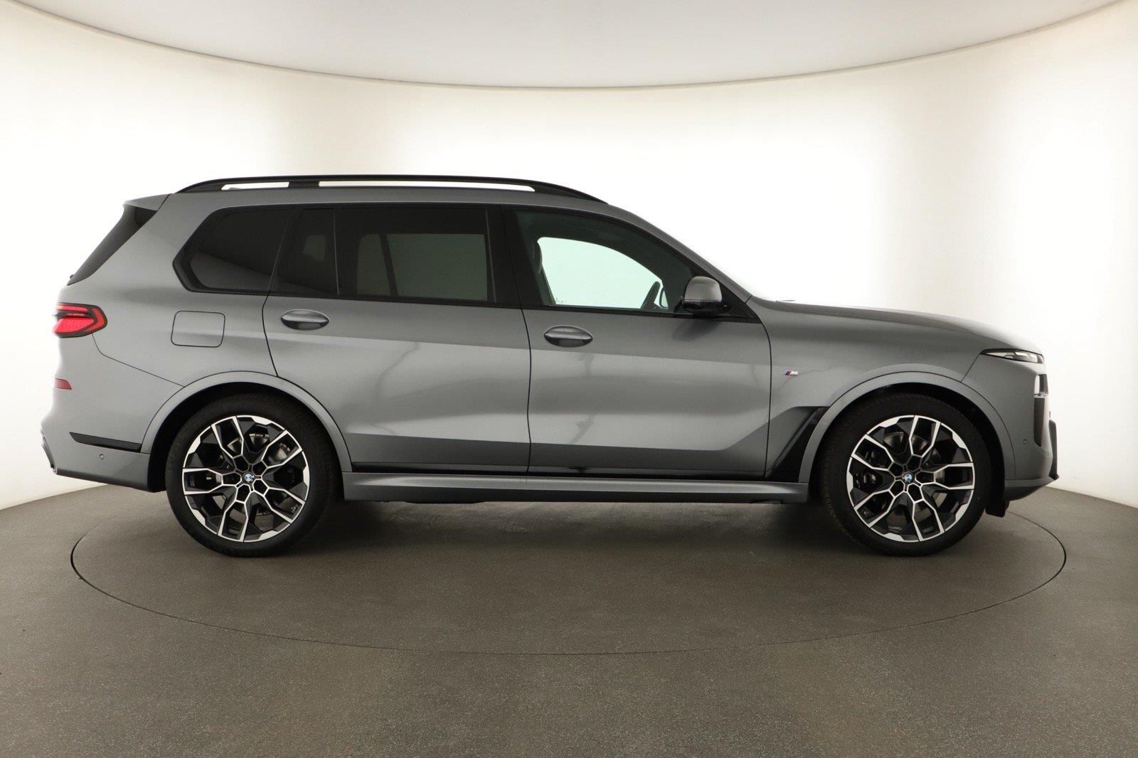 BMW X7, xDrive40d, M Sport - fotka 6