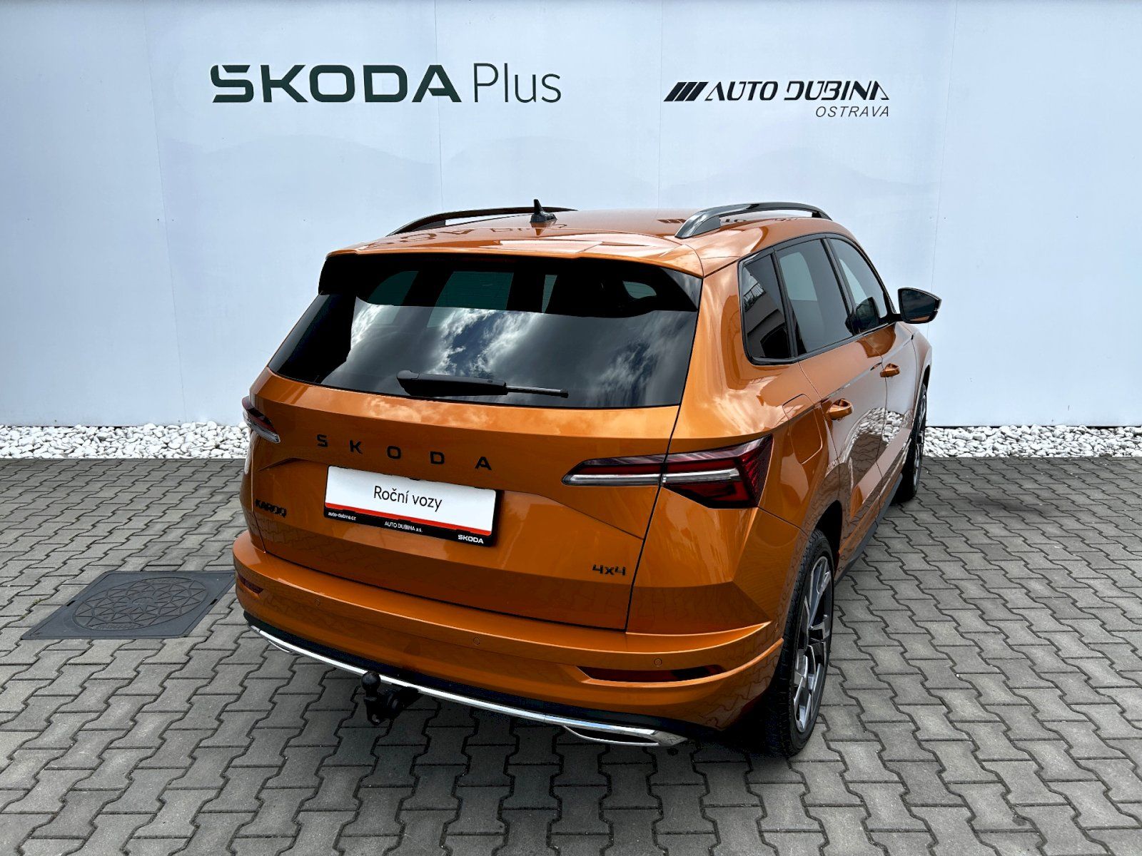 Škoda Karoq, 2.0 TDI 110kW 4x4 DSG Sportlin - fotka 2