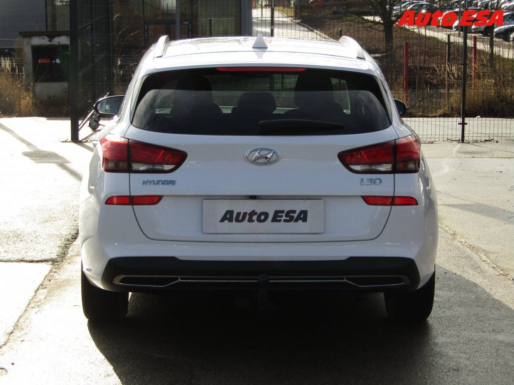 Hyundai i30, 1.6 CRDi,ČR,AT - fotka 5