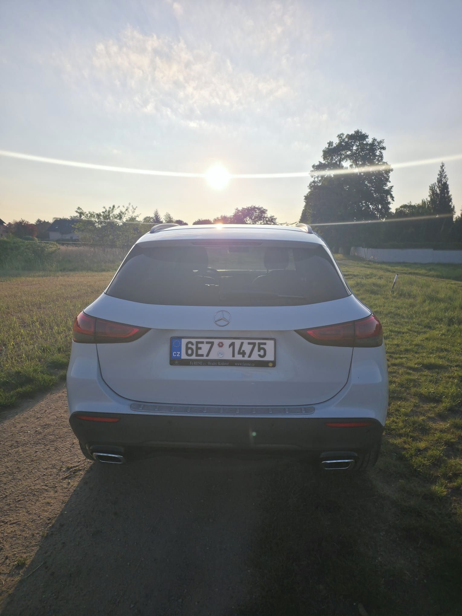 Mercedes-Benz GLA, Mercedes GLA 200d, top výbava - fotka 6