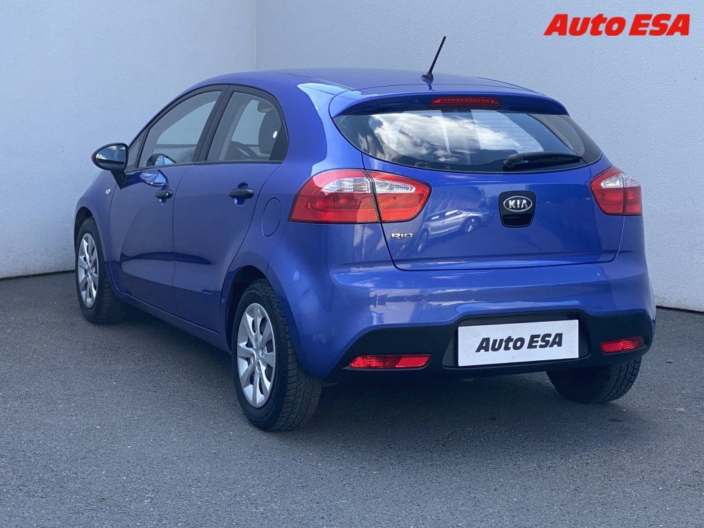 Kia Rio, 1.2i,servis.kniha,AC - fotka 6