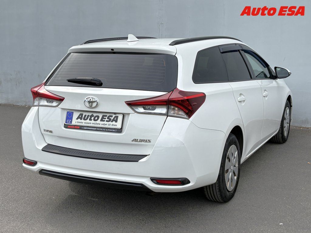 Toyota Auris, 1.6i - fotka 4
