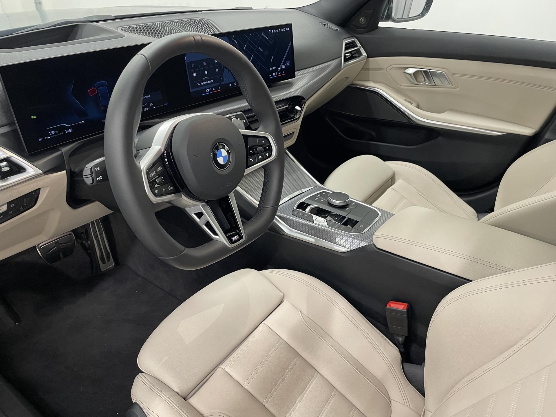 BMW Řada 3, 320d xDrive Touring Tažné 360 - fotka 6