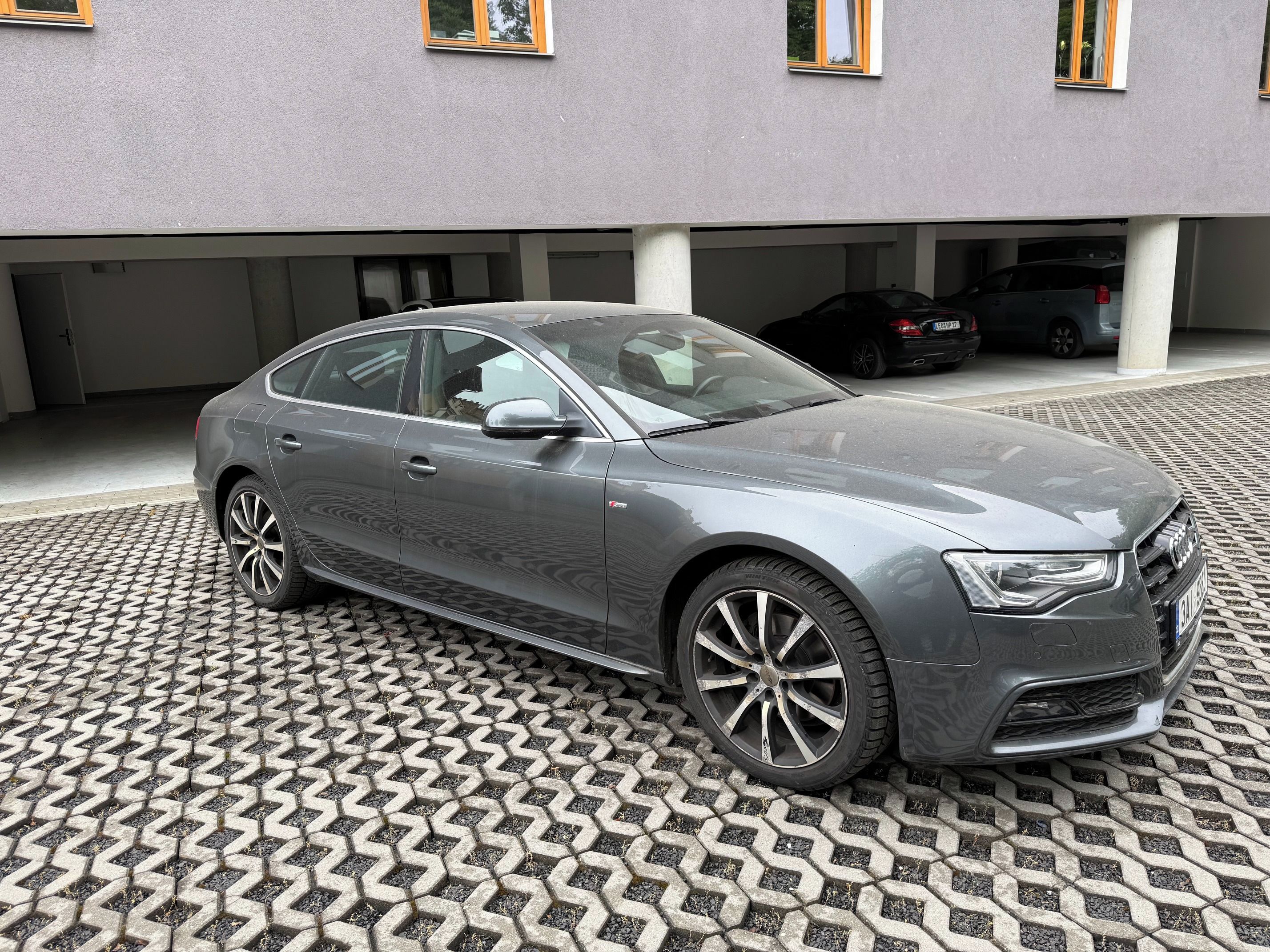 Audi A5, Audi A5 4x4 orig. servis - fotka 3