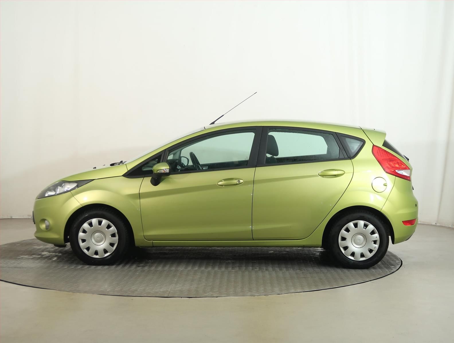 Ford Fiesta, 1.25, Klima, Park. senzory - fotka 3