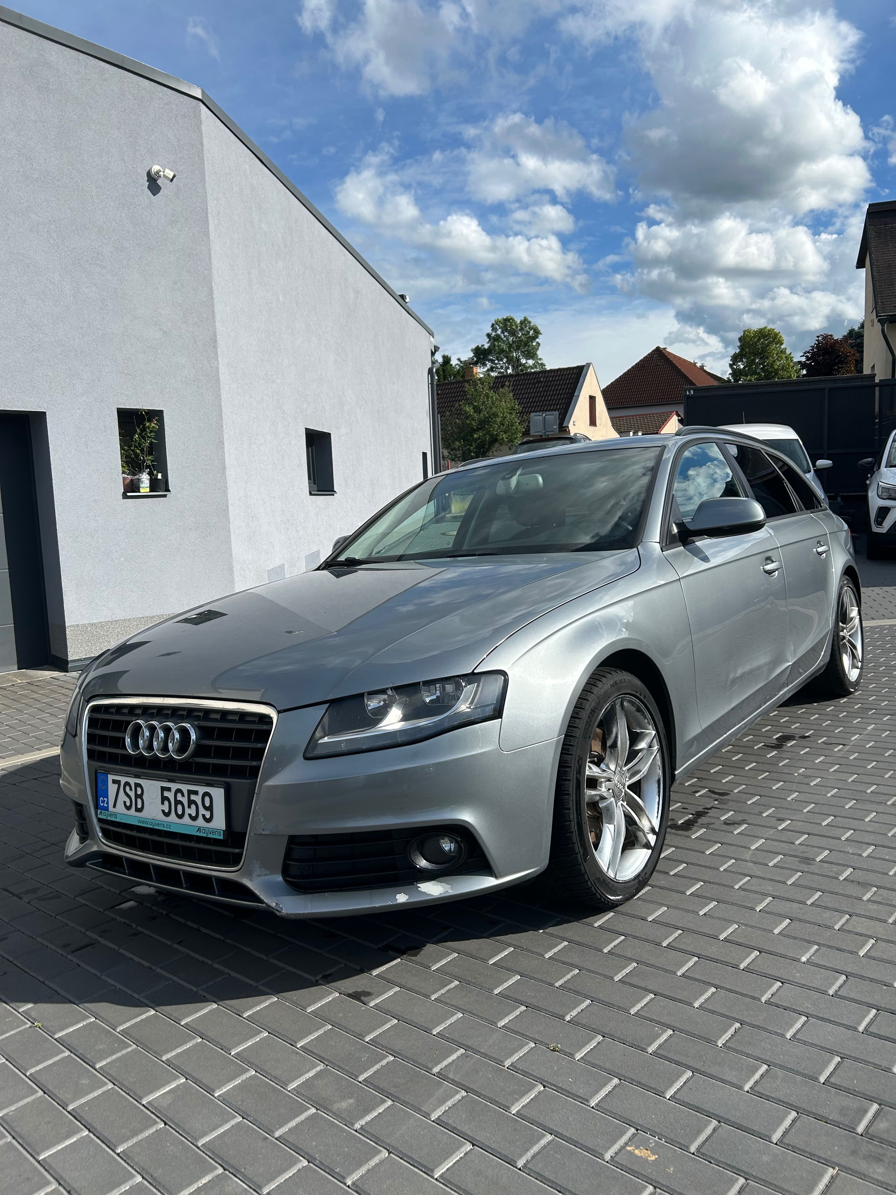 Audi A4 Avant, 2.0 TDI Kůže,AC,temp,park.asis