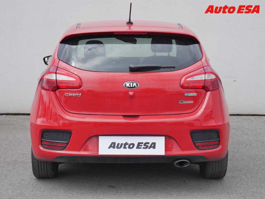 Kia Cee´d, 1.6 CRDi,ČR,AC,navi - fotka 5