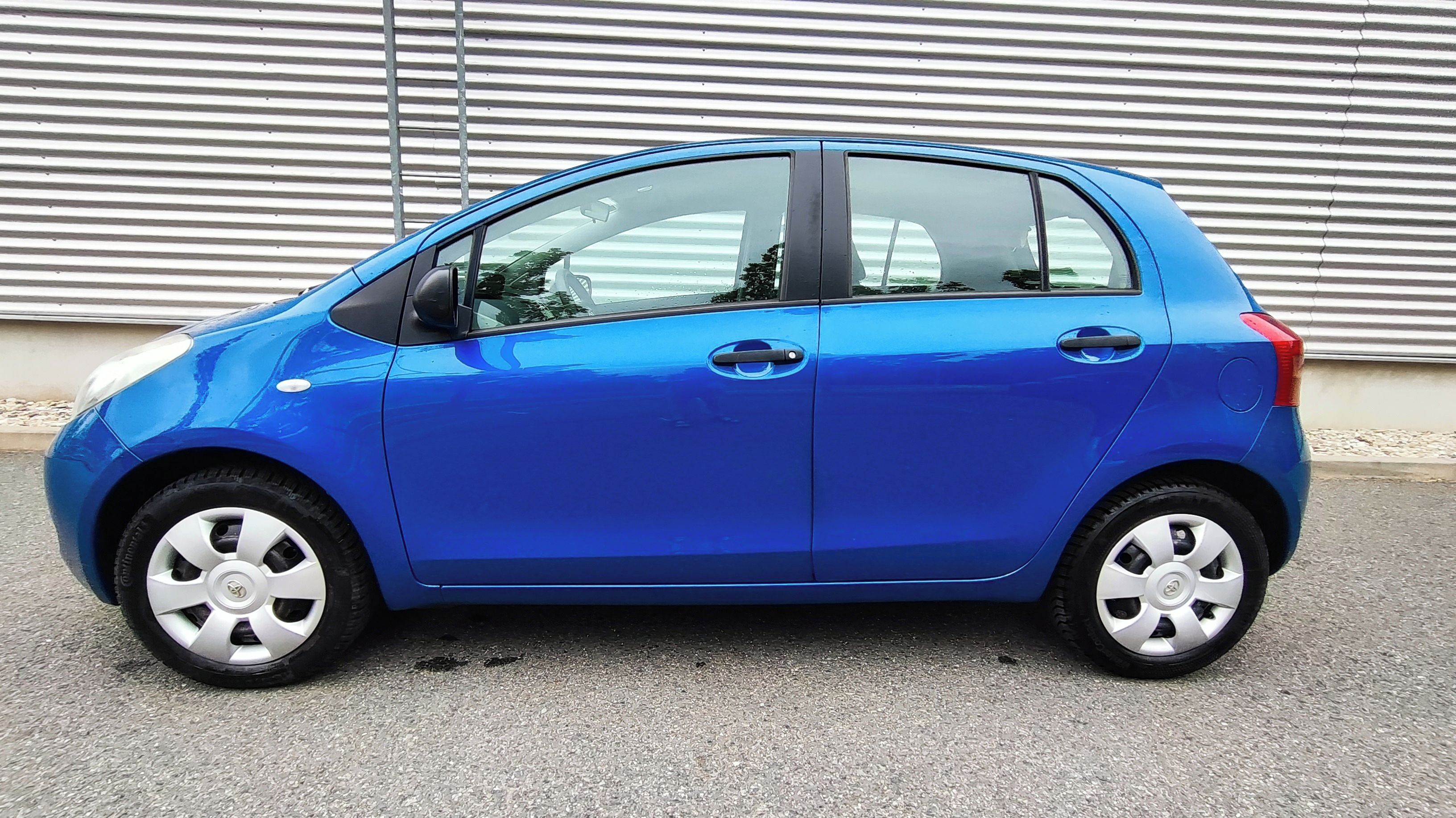 Toyota Yaris, Toyota Yaris 1.0 VVT-i Cool - fotka 2