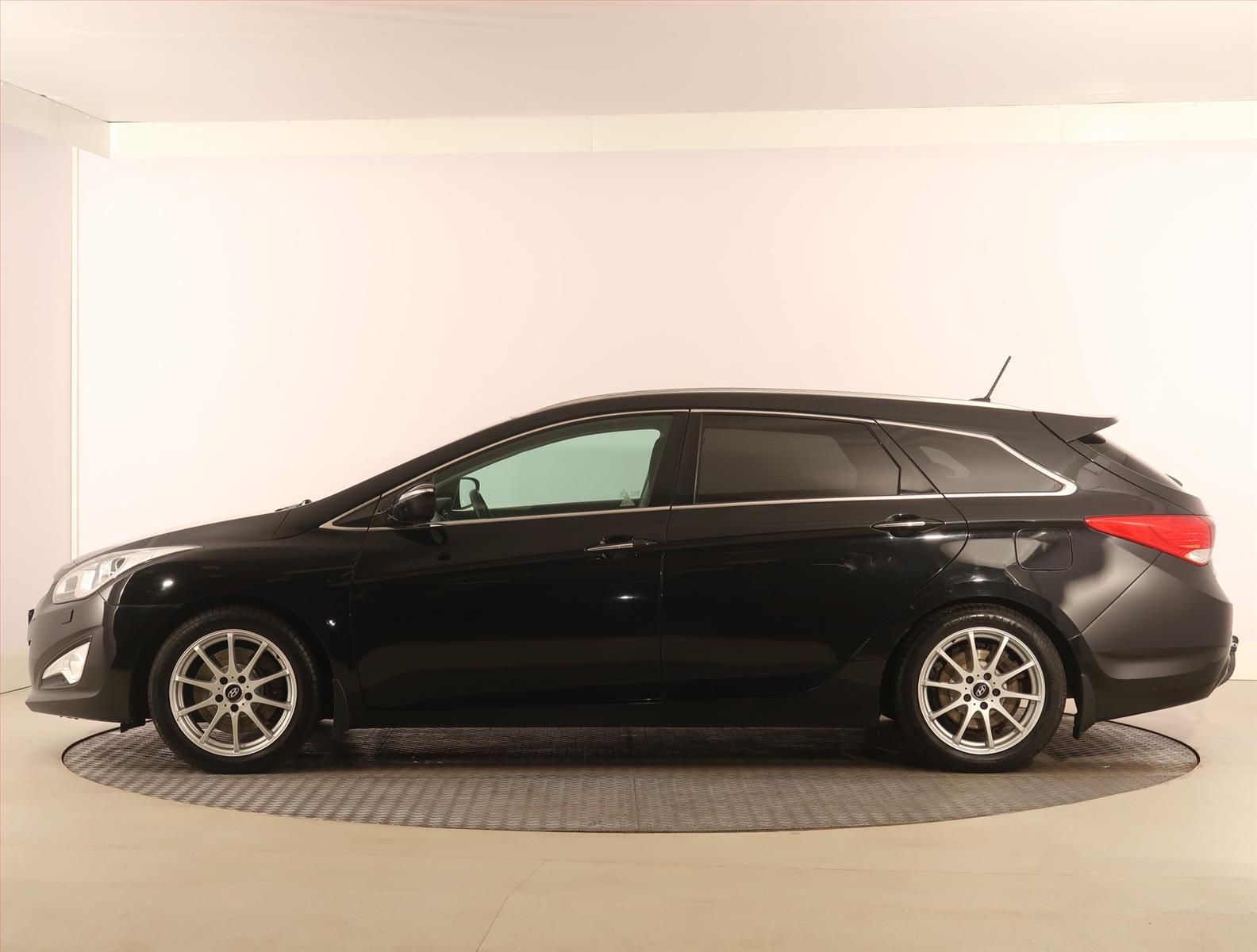 Hyundai i40, 1.7 CRDi, Navi, Xenony - fotka 3