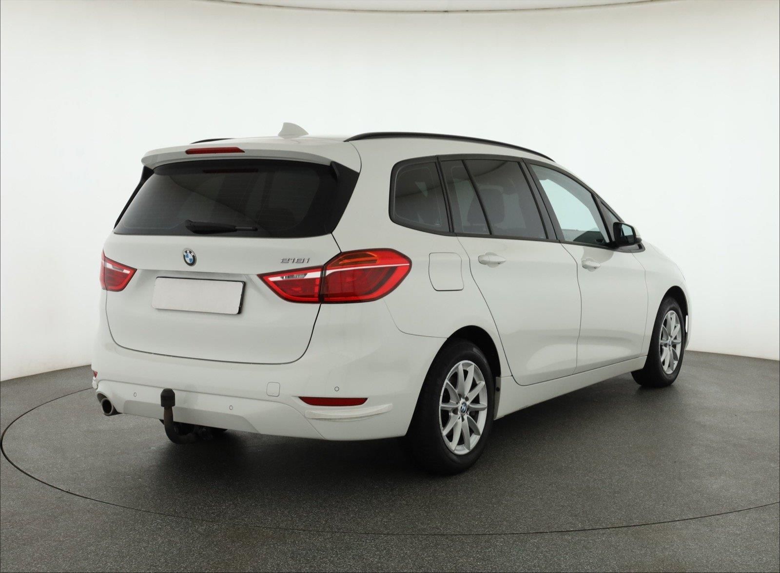 BMW Řada 2, 218i Gran Tourer, Automat - fotka 5