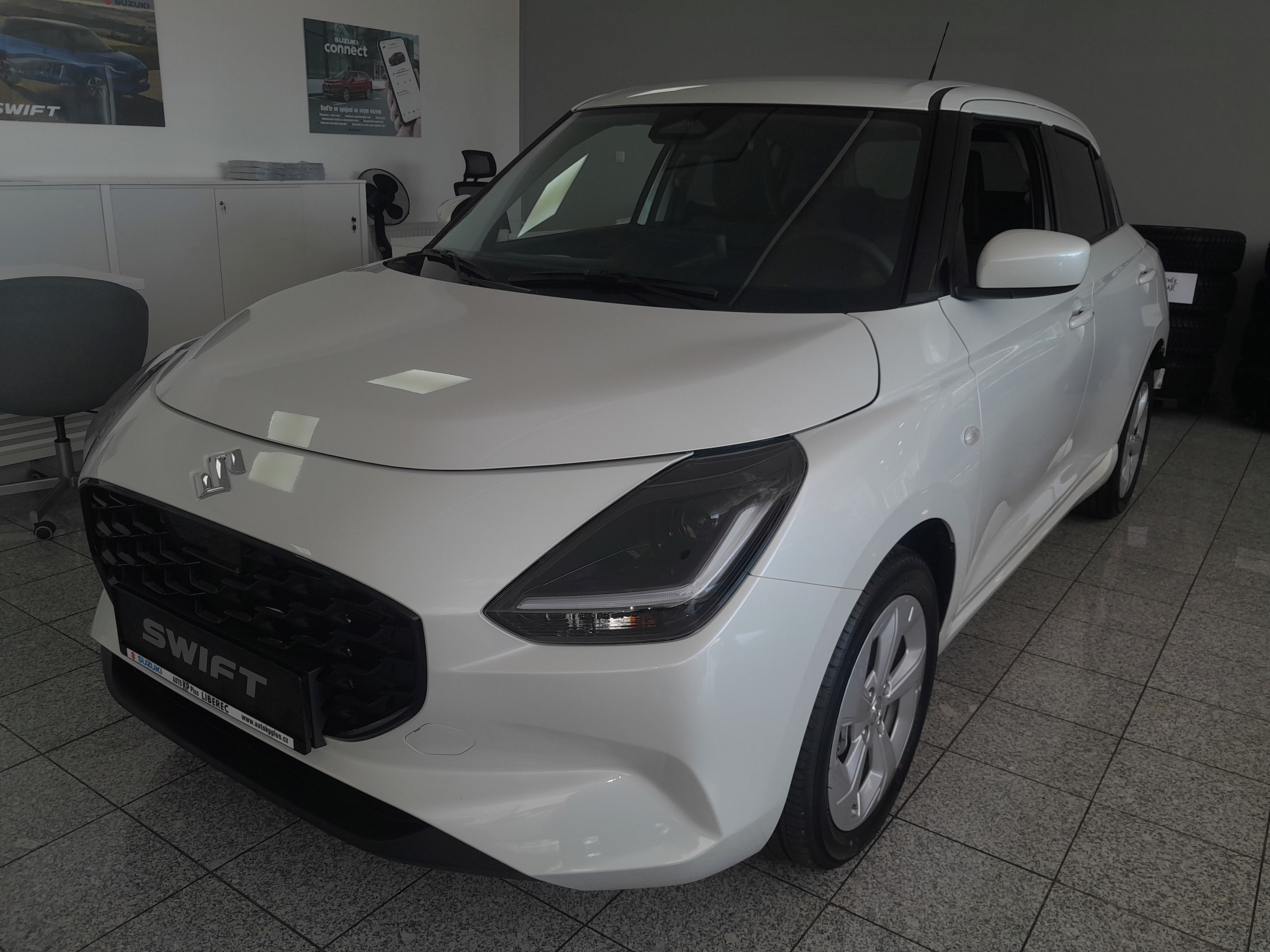 Suzuki Swift, 1,2 PREMIUM MY26 + BONUS - fotka 2