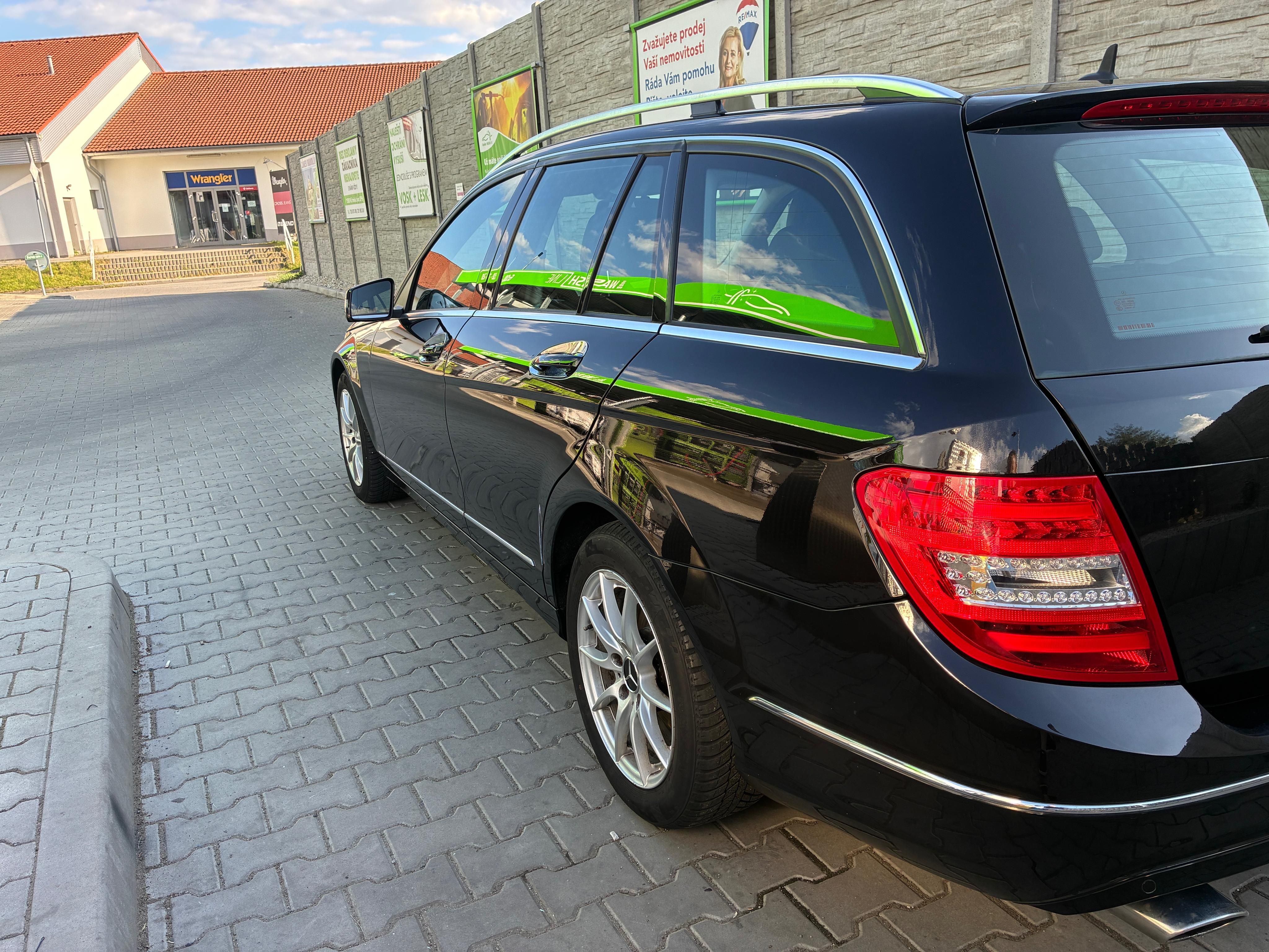 Mercedes-Benz Třídy C, 200 CDI - fotka 2