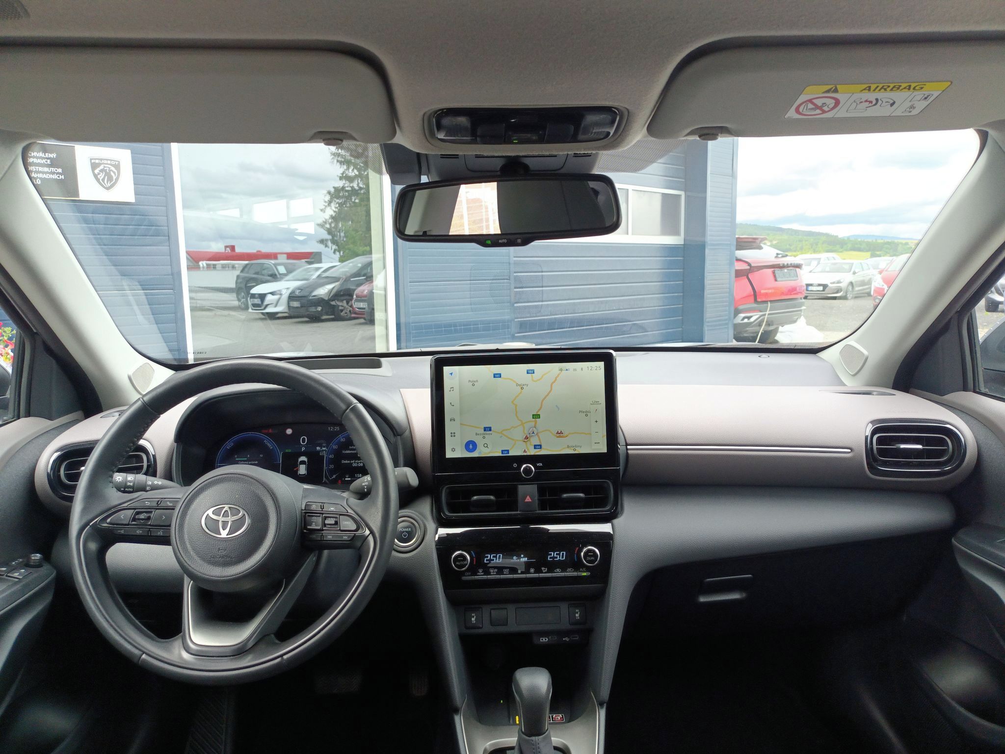 Toyota Yaris Cross, Executive 1,5 Hybrid 130k,e-CV - fotka 2