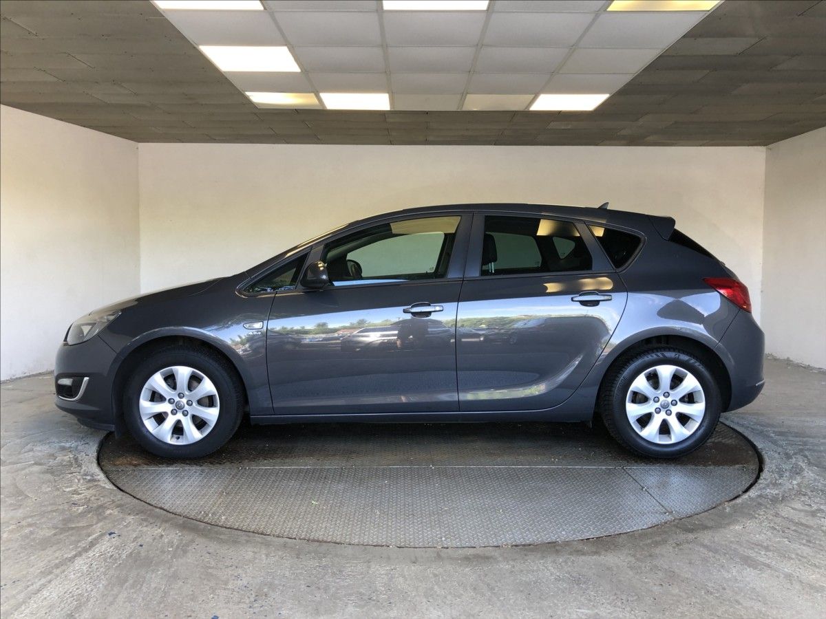 Opel Astra, 1,4 T 16V - fotka 4