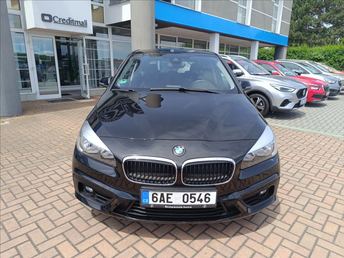 BMW Řada 2, 1,5 218i Automat Active tourer - fotka 3