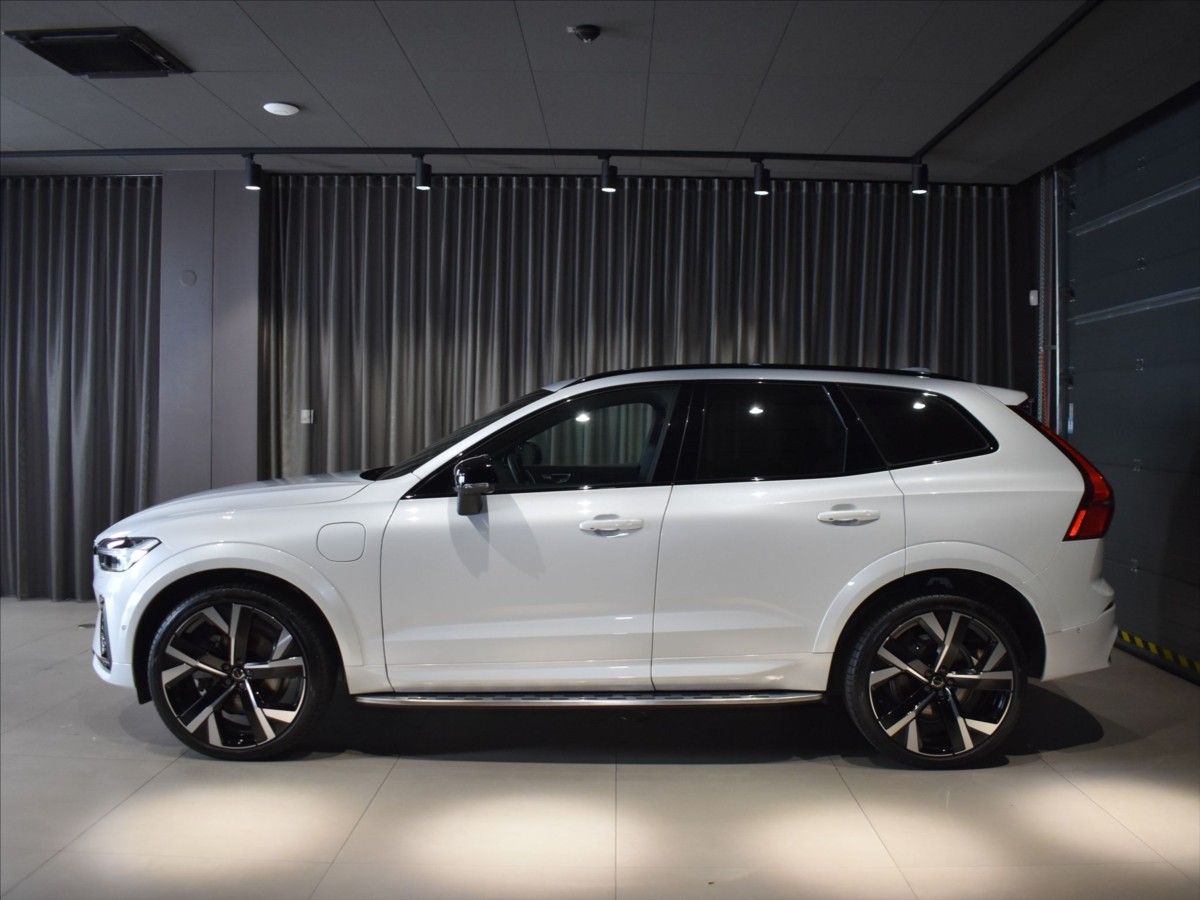 Volvo XC60, 2,0 T8 AWD Ultra B&W,masáže, - fotka 2