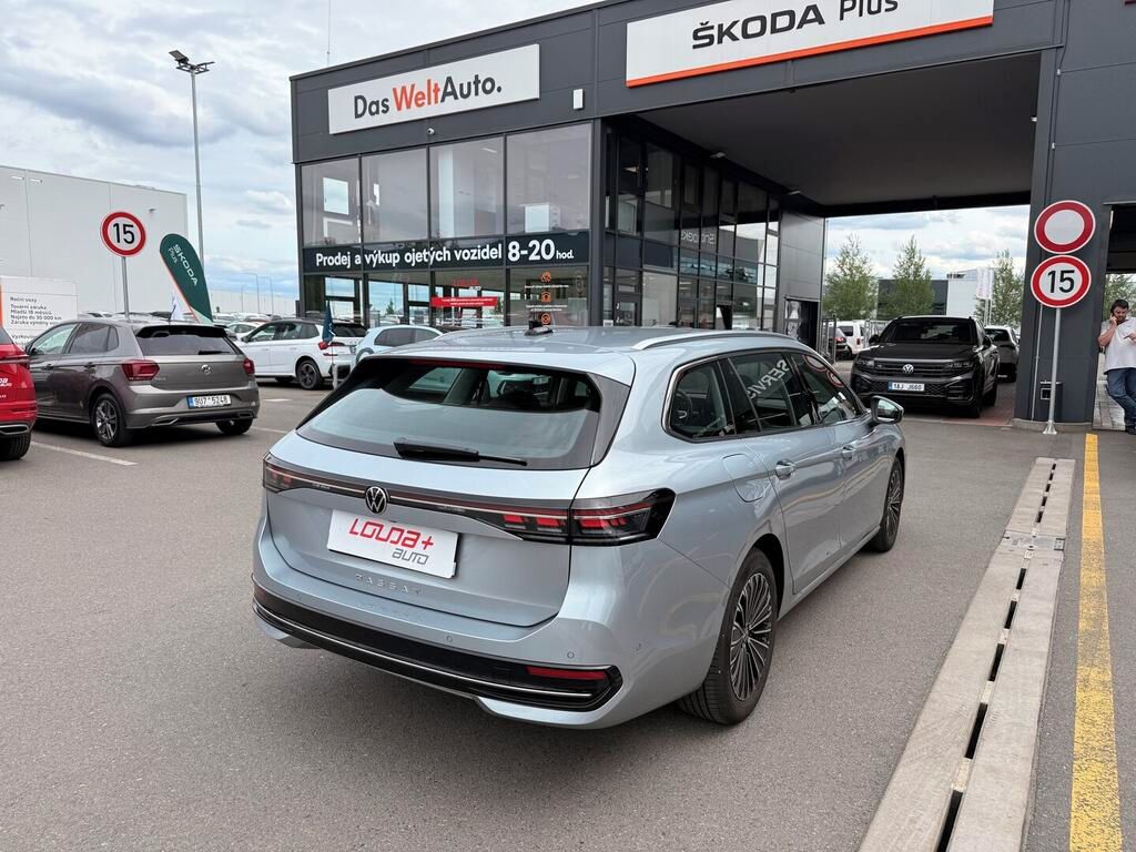 Volkswagen Passat, Elegance 2.0 TDI 110 kW - fotka 3
