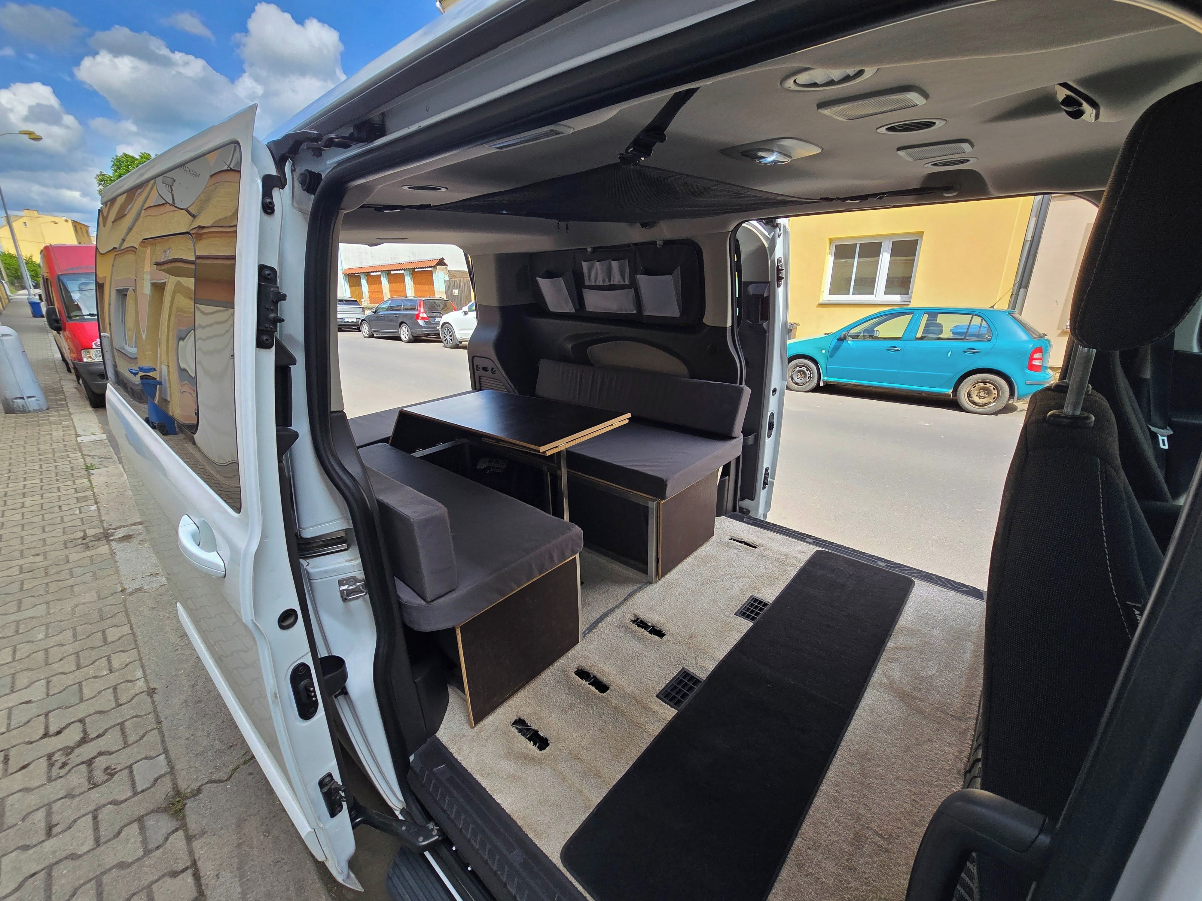 Ford Tourneo Custom, 2.2TDCi, L2 se spací vestavbou - fotka 5